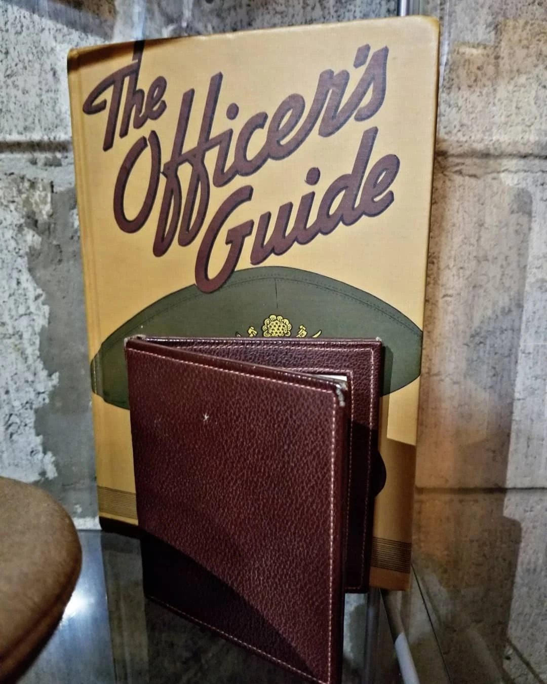 WW2 US Auxiliary Women Officer photos and officers guide book - photo 2