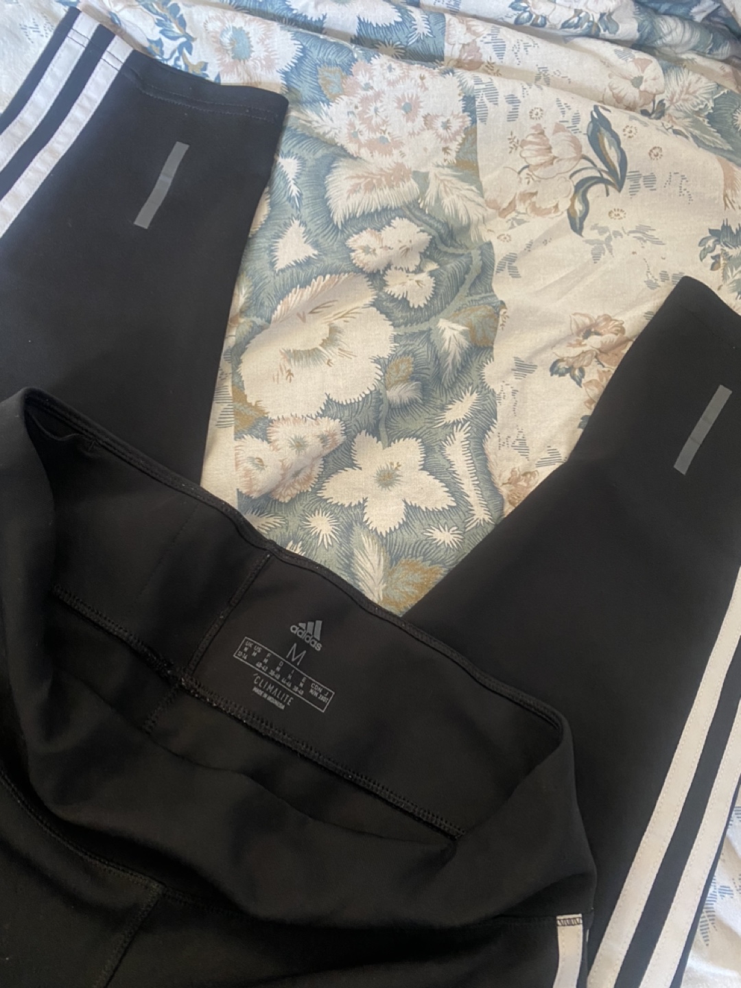 3/4 length Adidas tights thumbnail