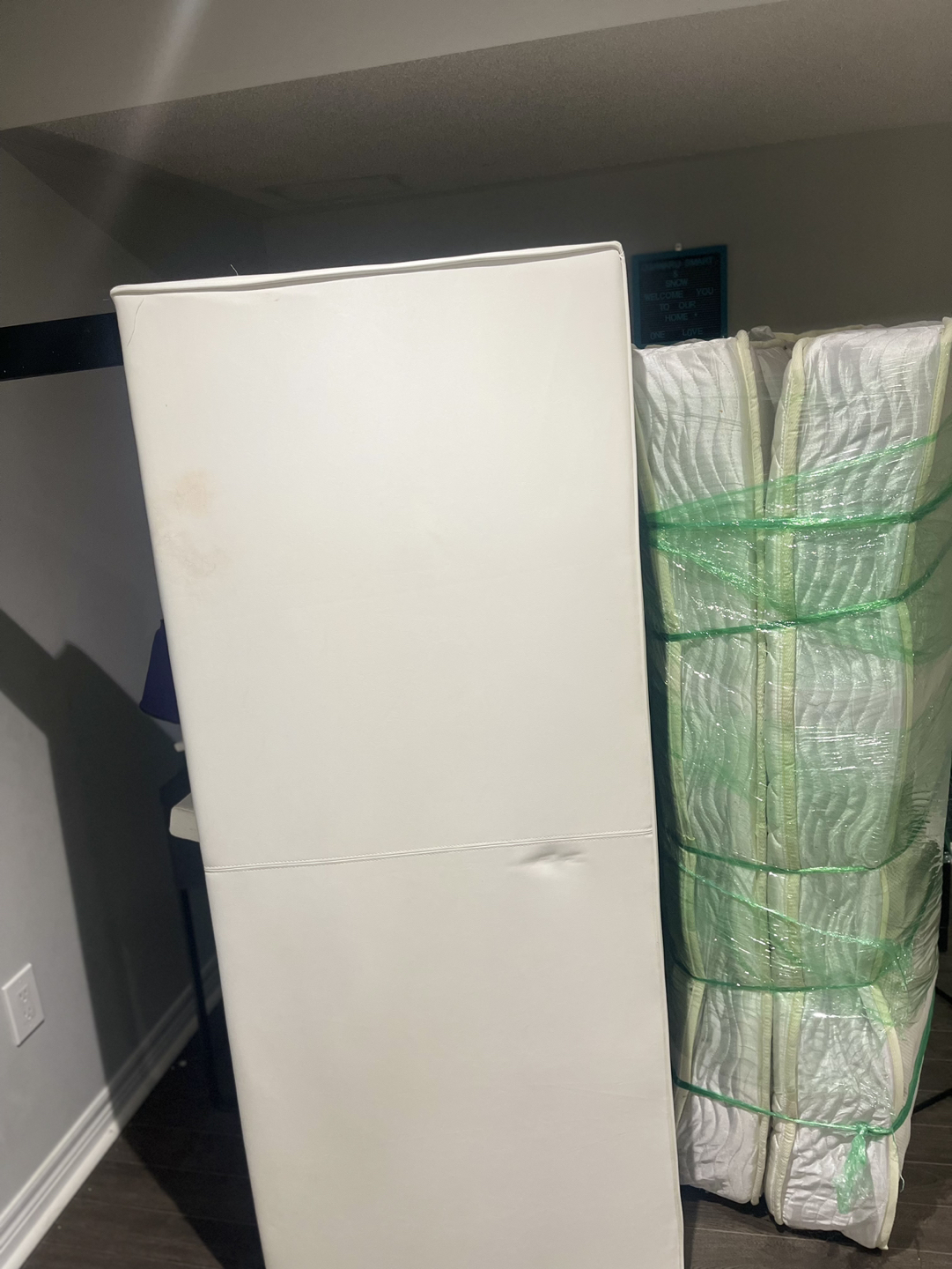 Mattress and headboard - photo 2