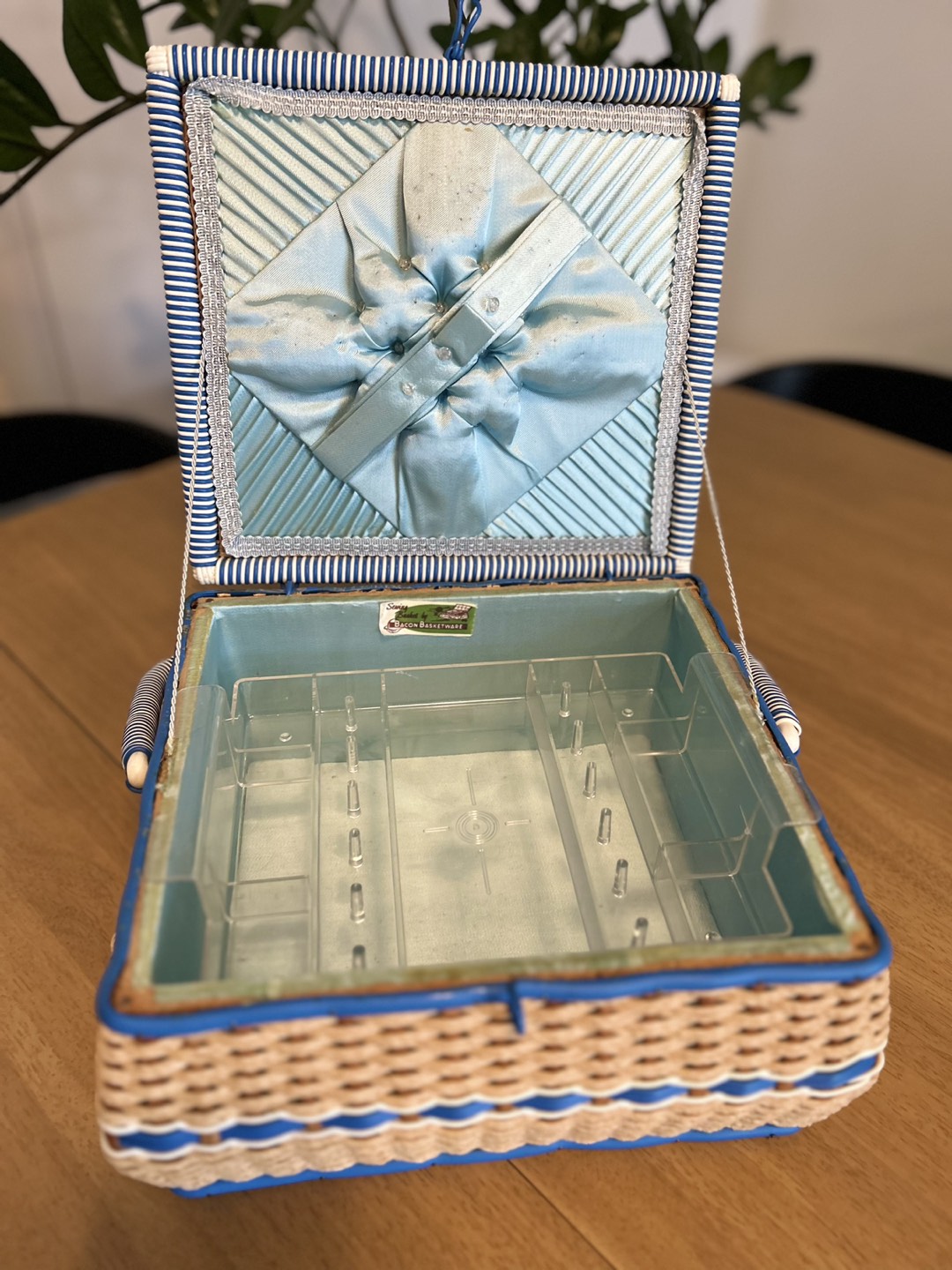 Vintage sewing basket - photo 4