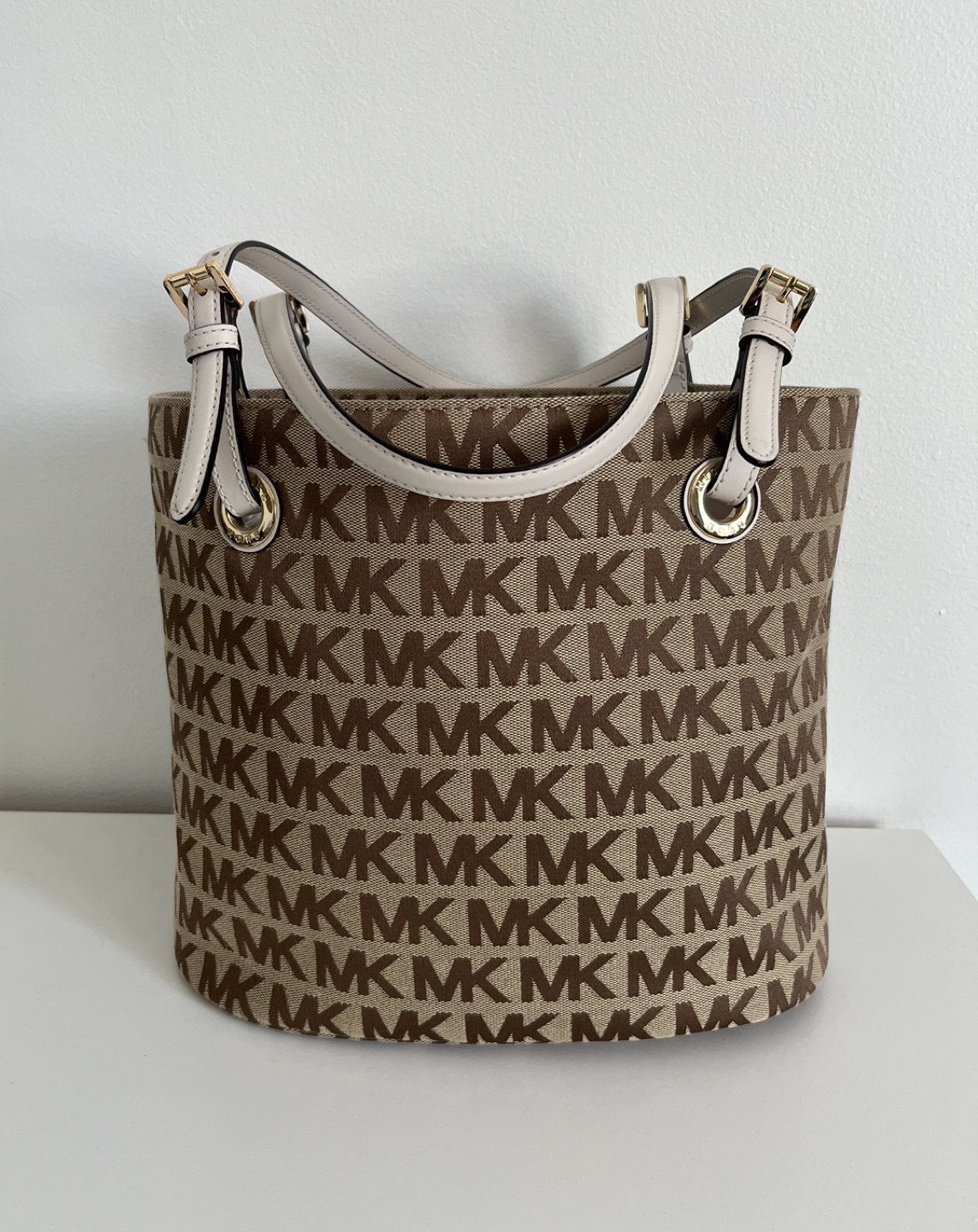 Michael Kors bag thumbnail