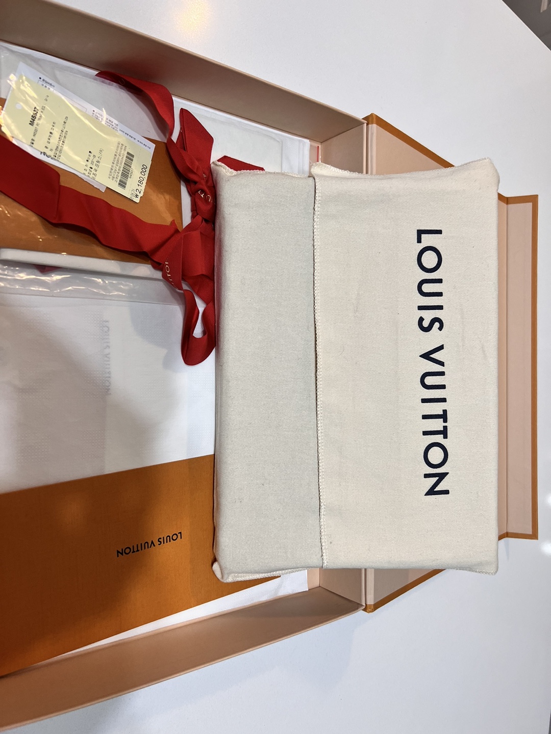 Louis Vuitton - photo 2