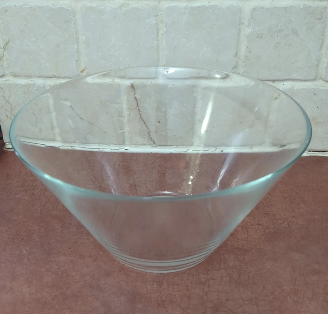 Glass salad bowl #freecycle thumbnail