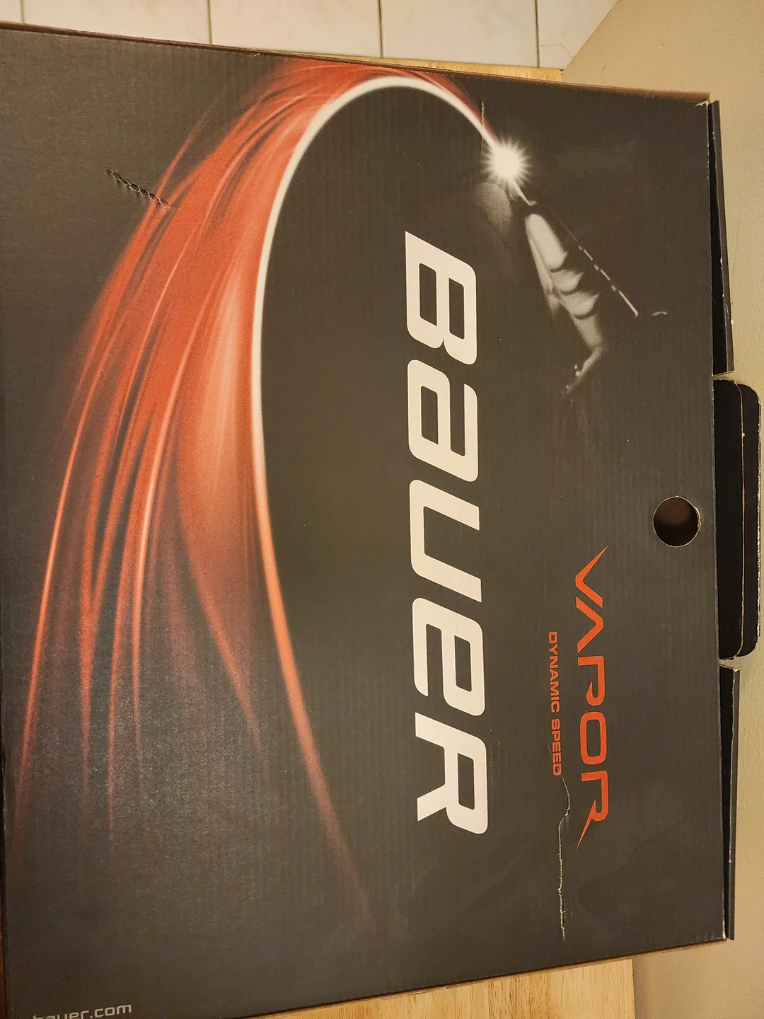 BRAND NEW mens ice skates size 9 image indicator(2)