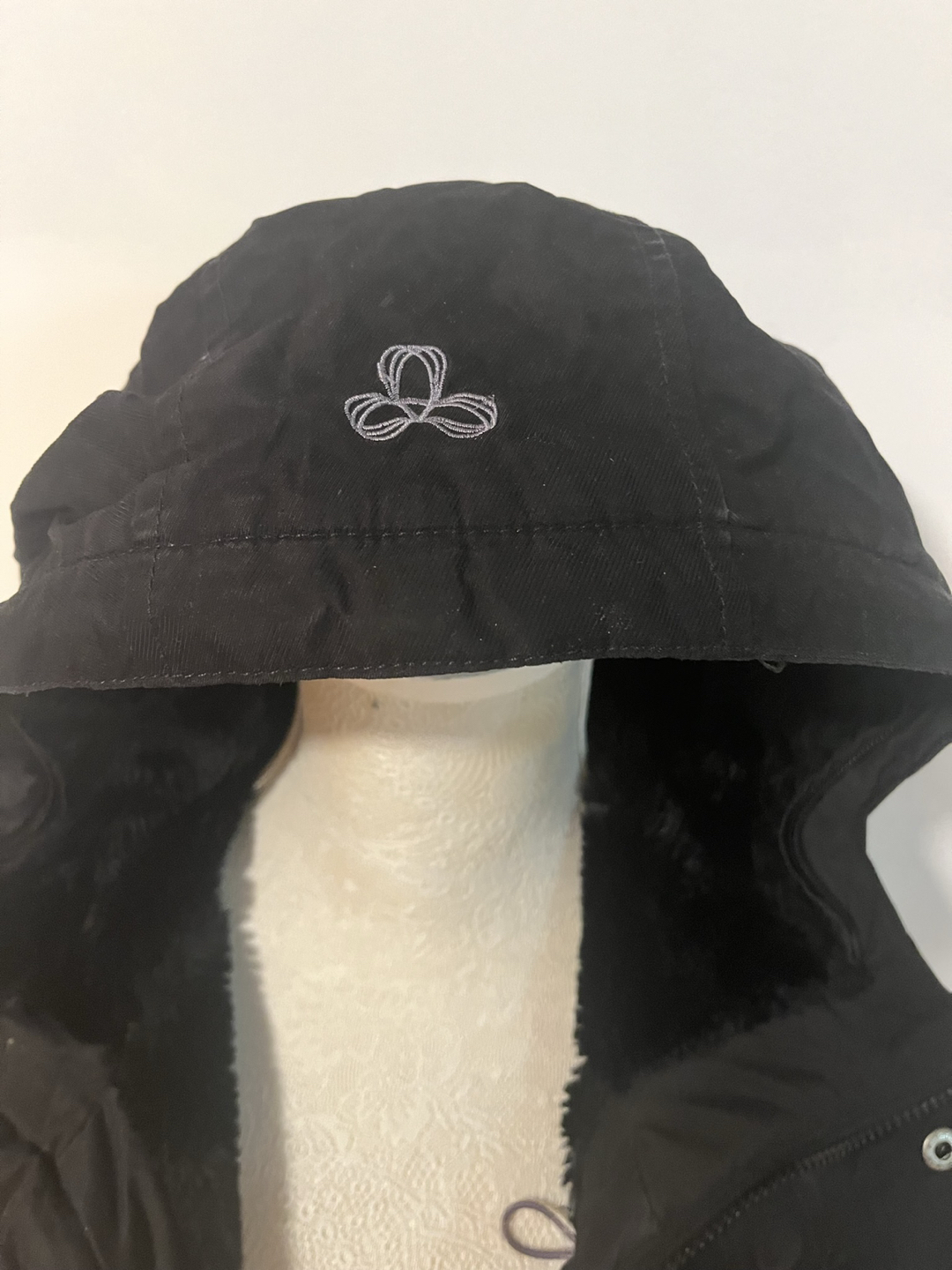 TNA black jacket 🏀 image indicator(2)