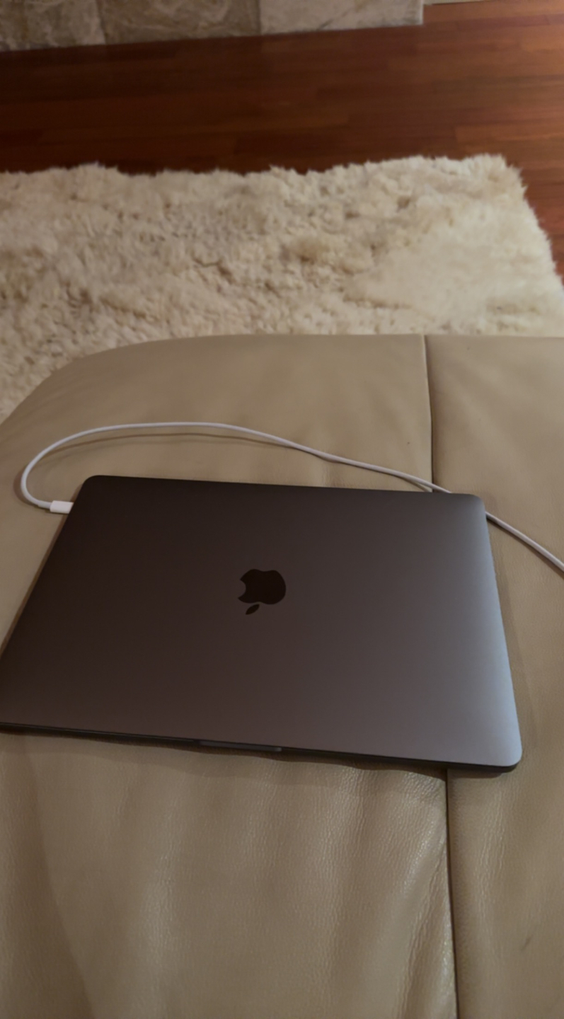 2020 Apple MacBook Pro 13.3” display M1 Chip Touch-bar 256 Gb
