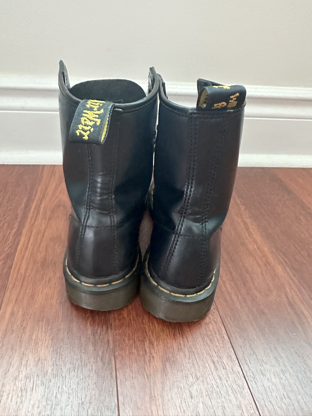 Dr.Martens boots image indicator(2)