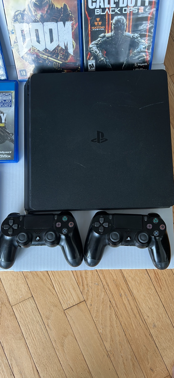 Sony Playstation 4 Slim 500 GB + 2 Dualshock controllers - photo 4
