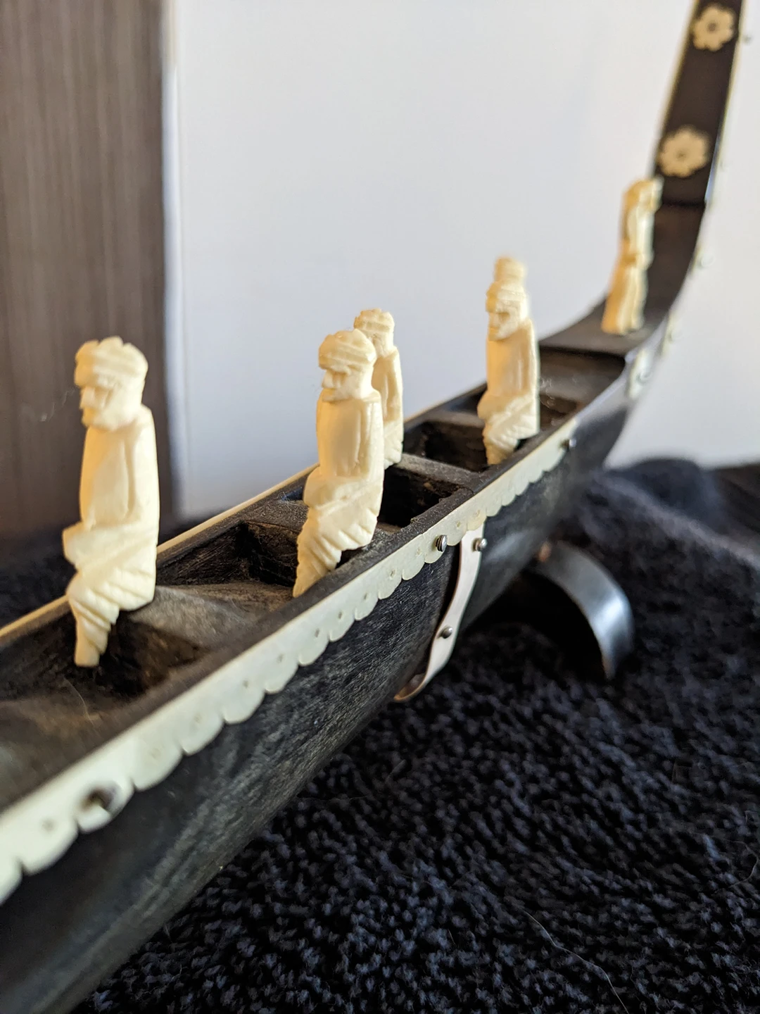 Vintage Bovine & Wood Boat Carving - photo 2