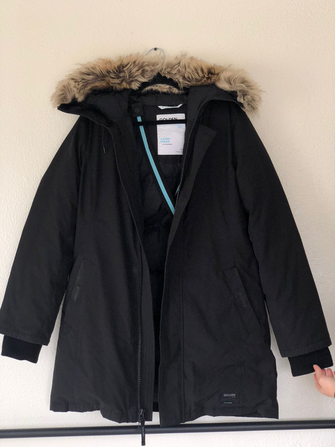 Golden By TNA, Heaven Parka,size Large, Black, faux fur, Aritzia - photo 2