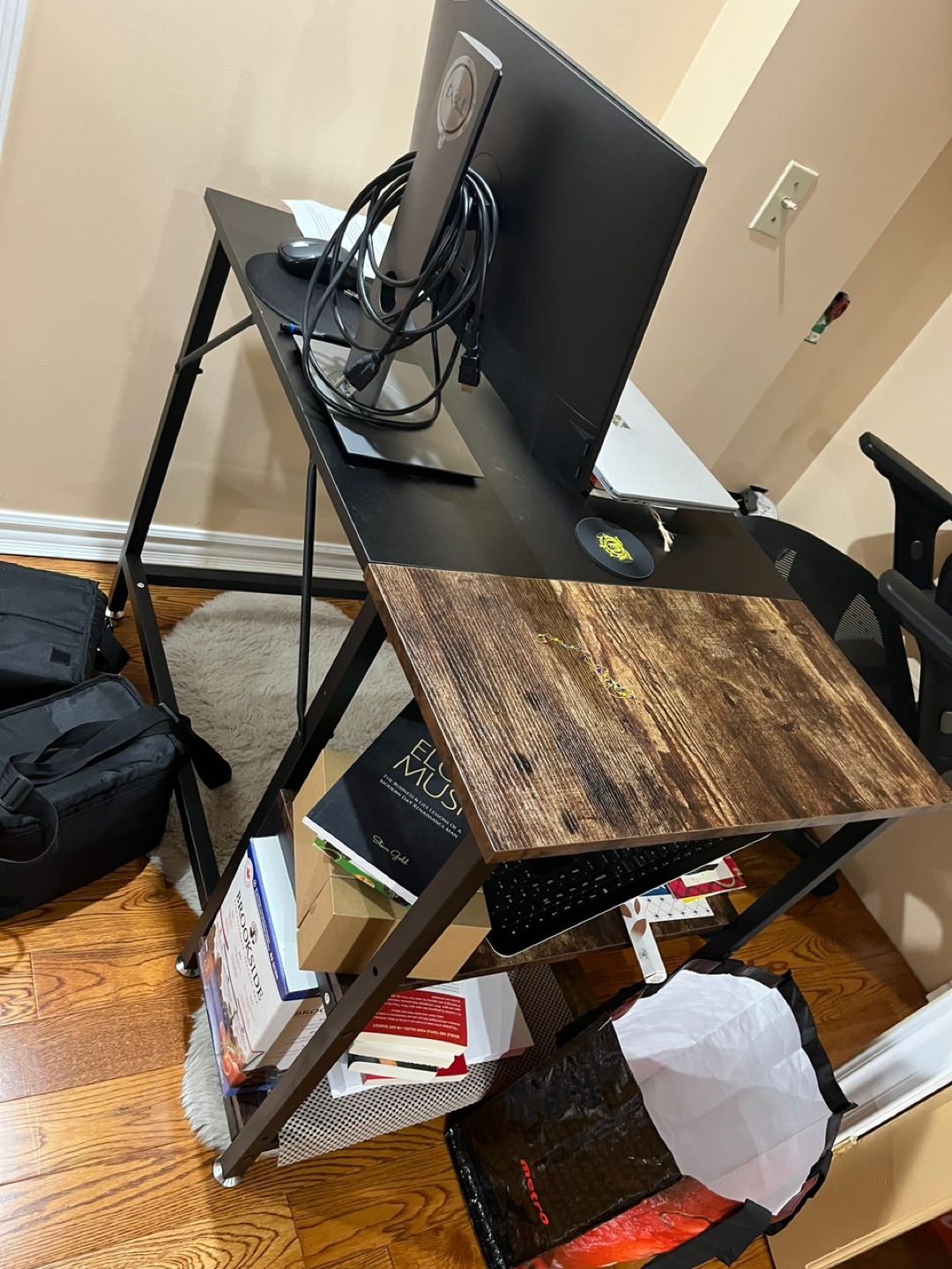 Work Desk - photo 2