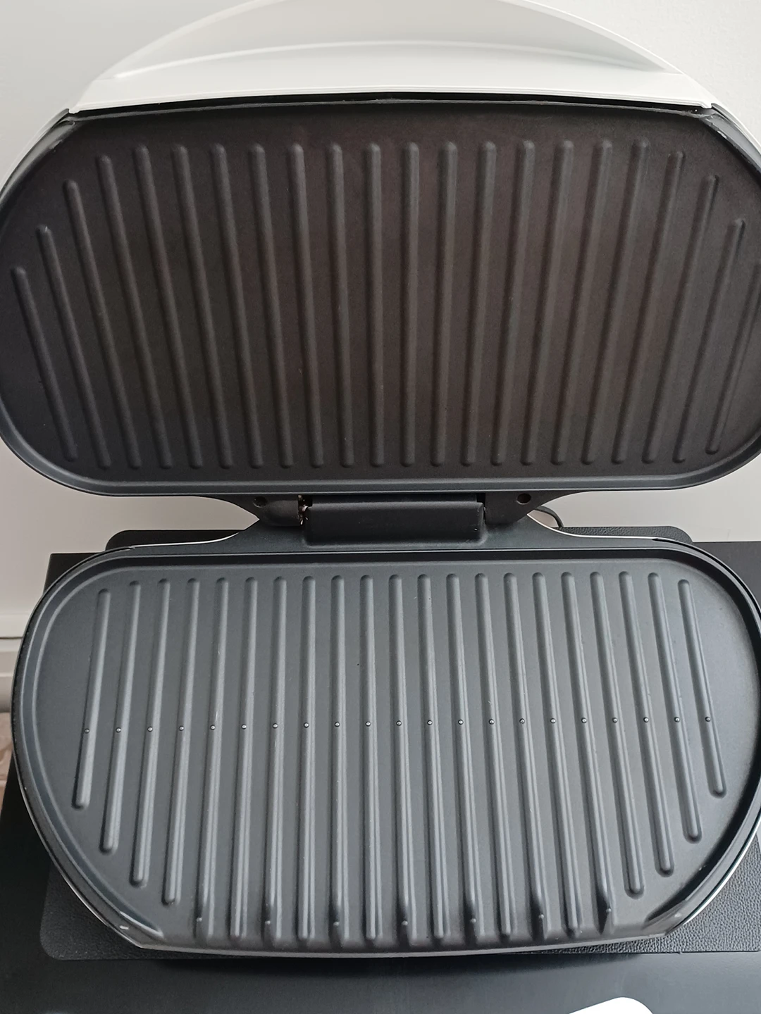 GEORGE FOREMAN ELECTRIC GRILL SKILLET - photo 4