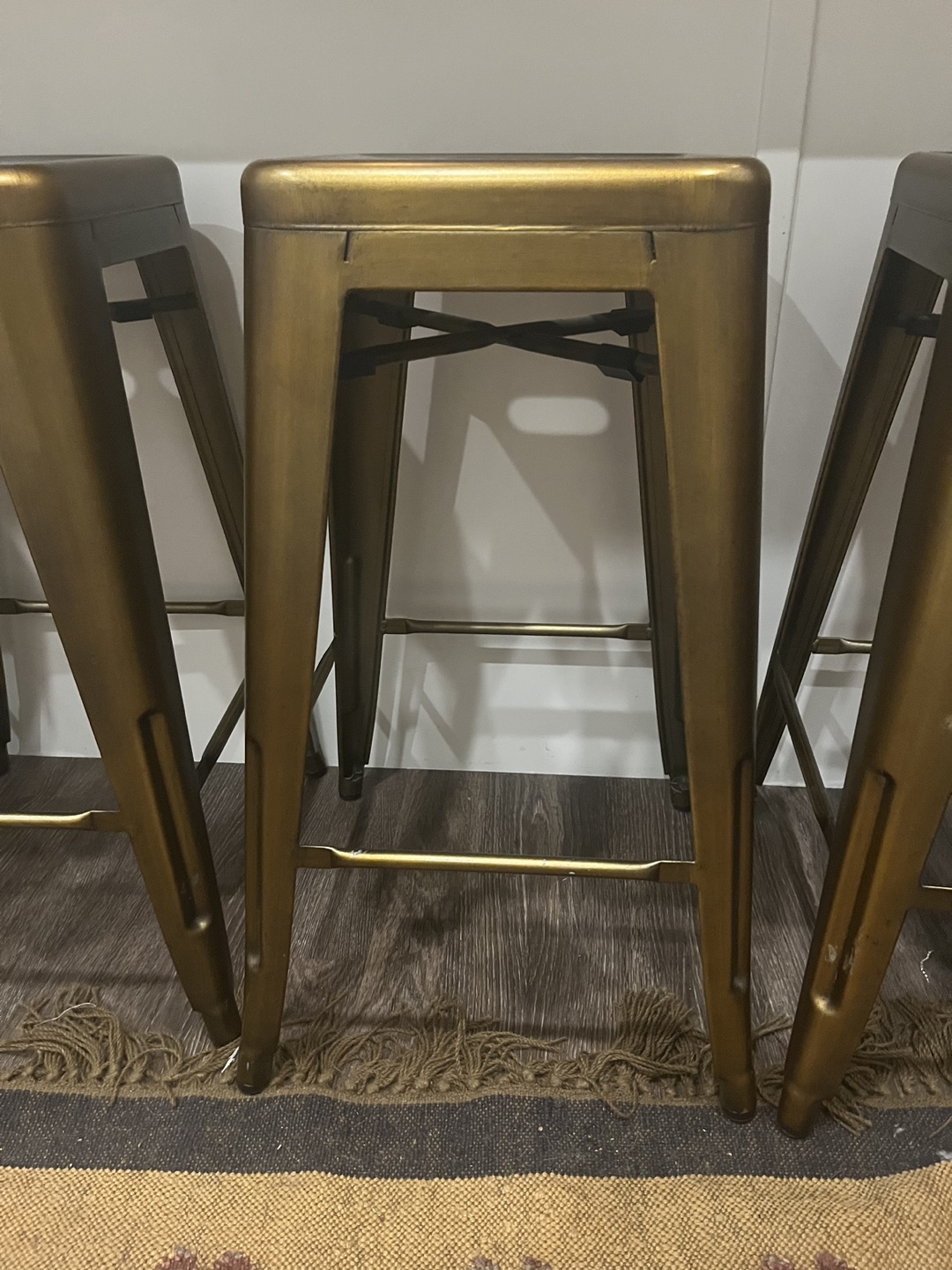 4 gold bar stools - photo 3