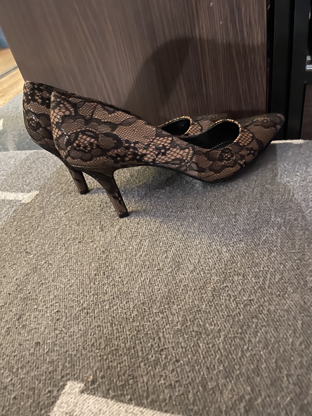 Two-tone casual pumps never wore brand new - photo 3