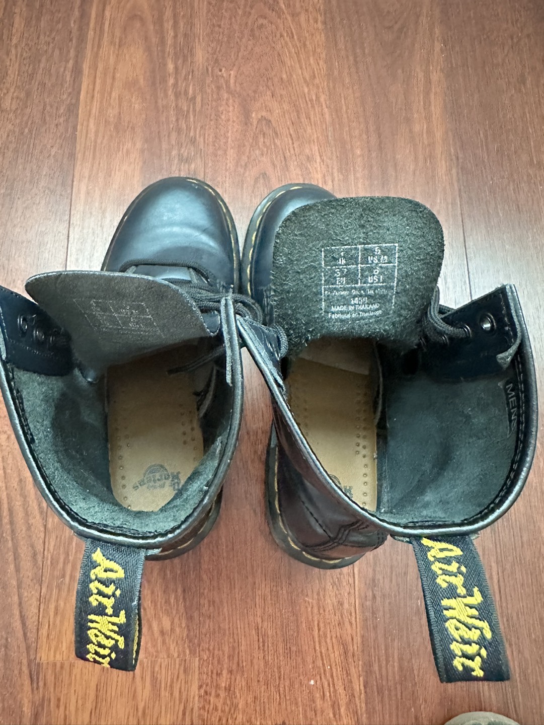 Dr.Martens boots image indicator(4)