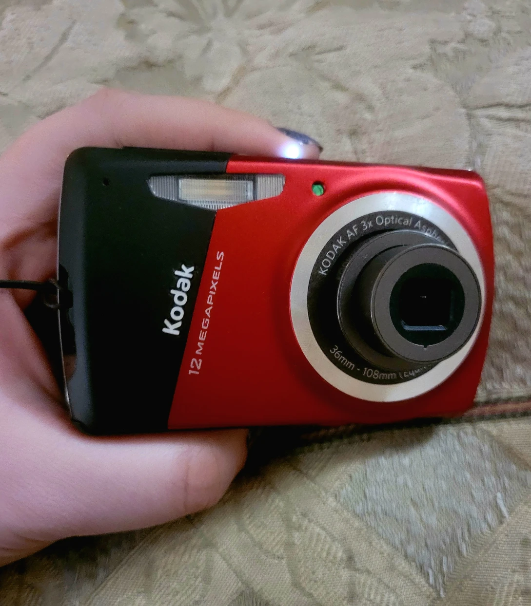 Red Kodak 12mp Easy Share Digital Camera *working* image indicator(5)