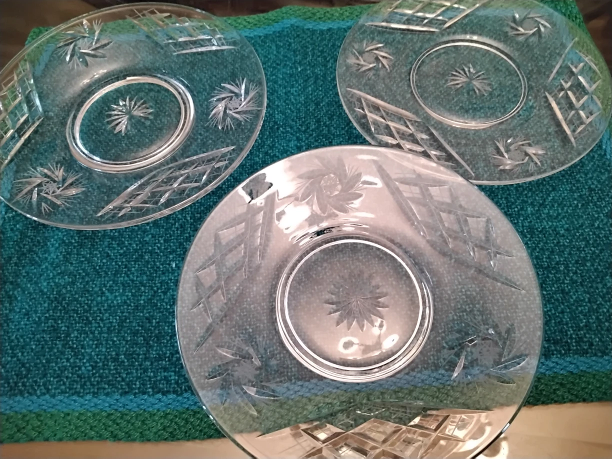 Vintage Pinwheel Crystal Ice Cream Footed Cups  and Plates image indicator(4)