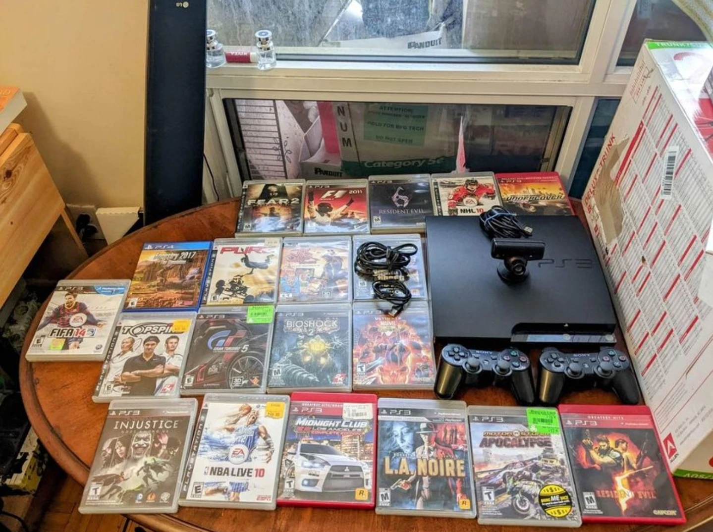 PlayStation 3 120GB barely used like new with lots of accessory thumbnail