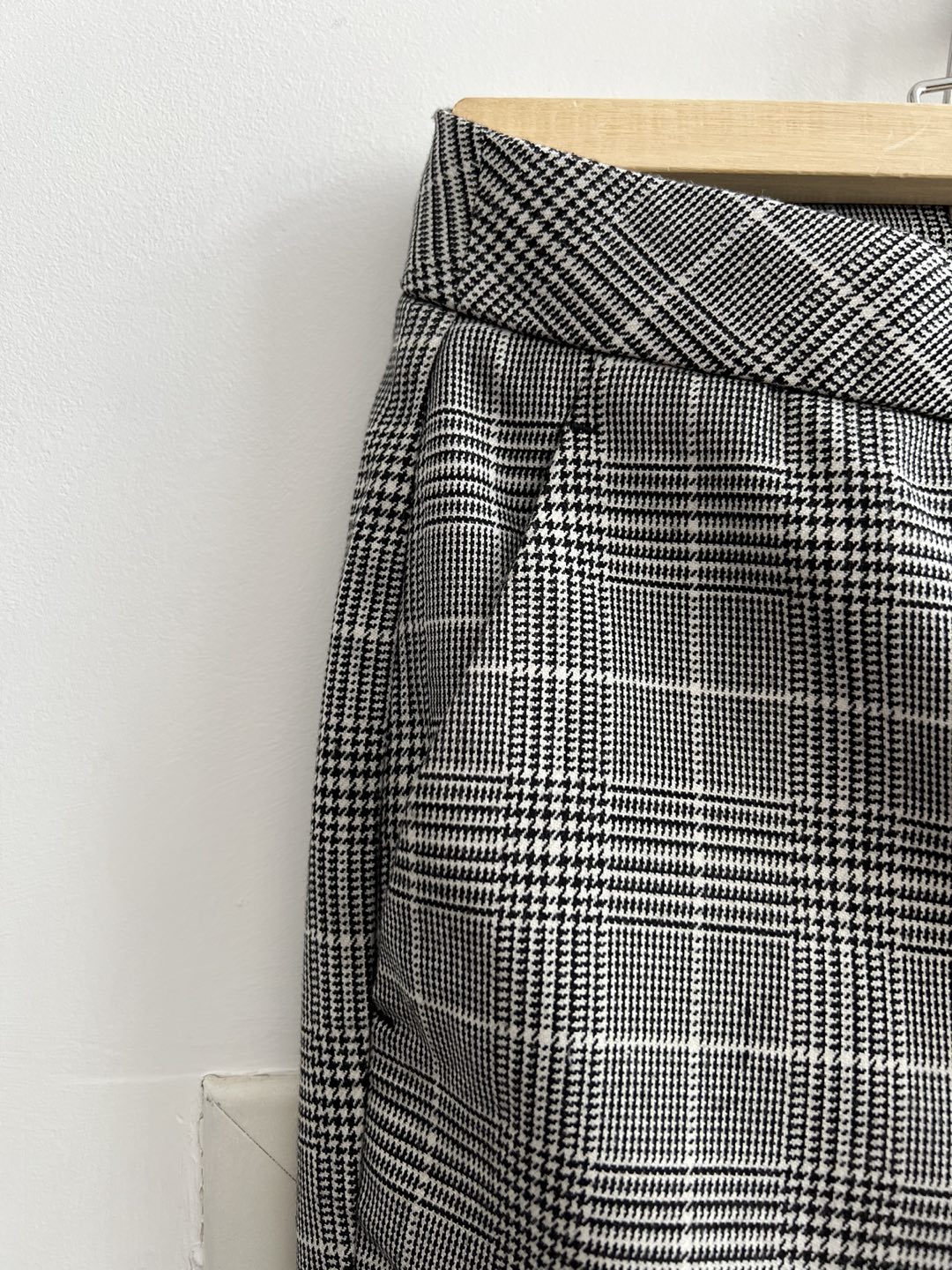 GREY PLAID FITTED TROUSERS image indicator(5)