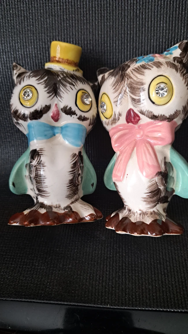 Rare Beautiful Salt and pepper shaker Made in Japan thumbnail