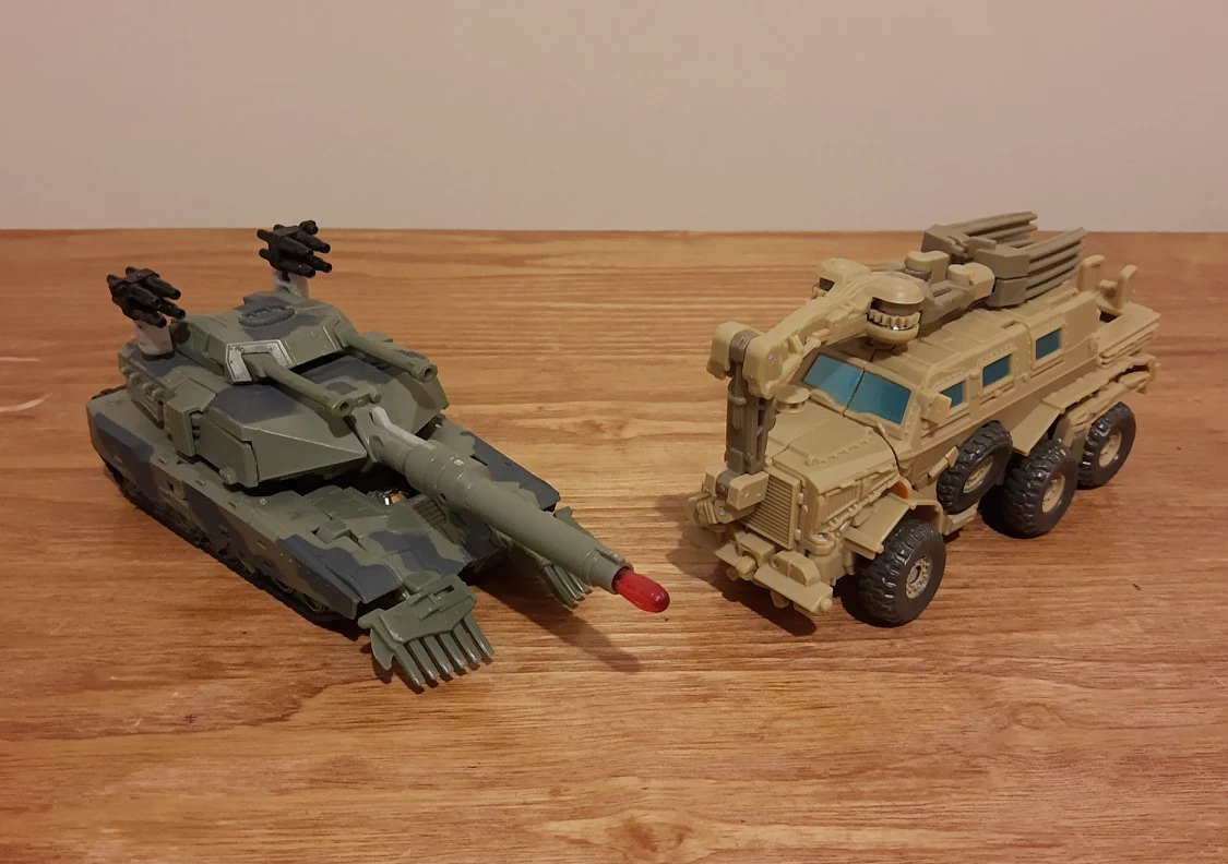 Transformers Brawl & Bonecrusher Action Figures 🏀