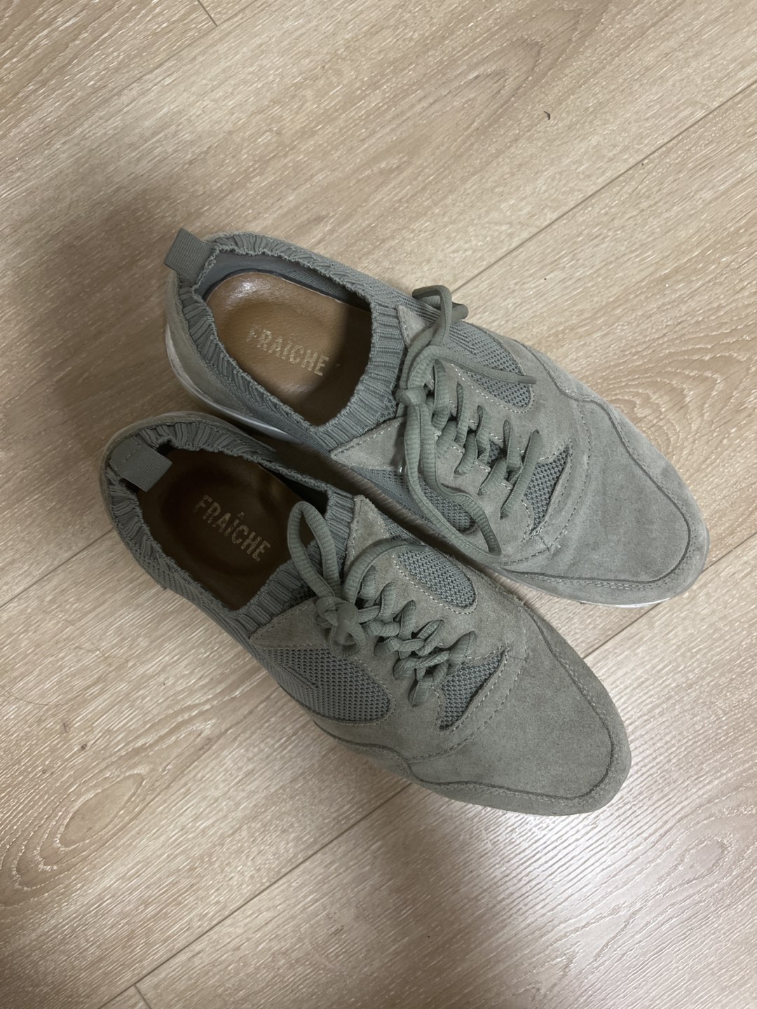 Natural suede sneakers - size 10 (EU 41) image indicator(4)