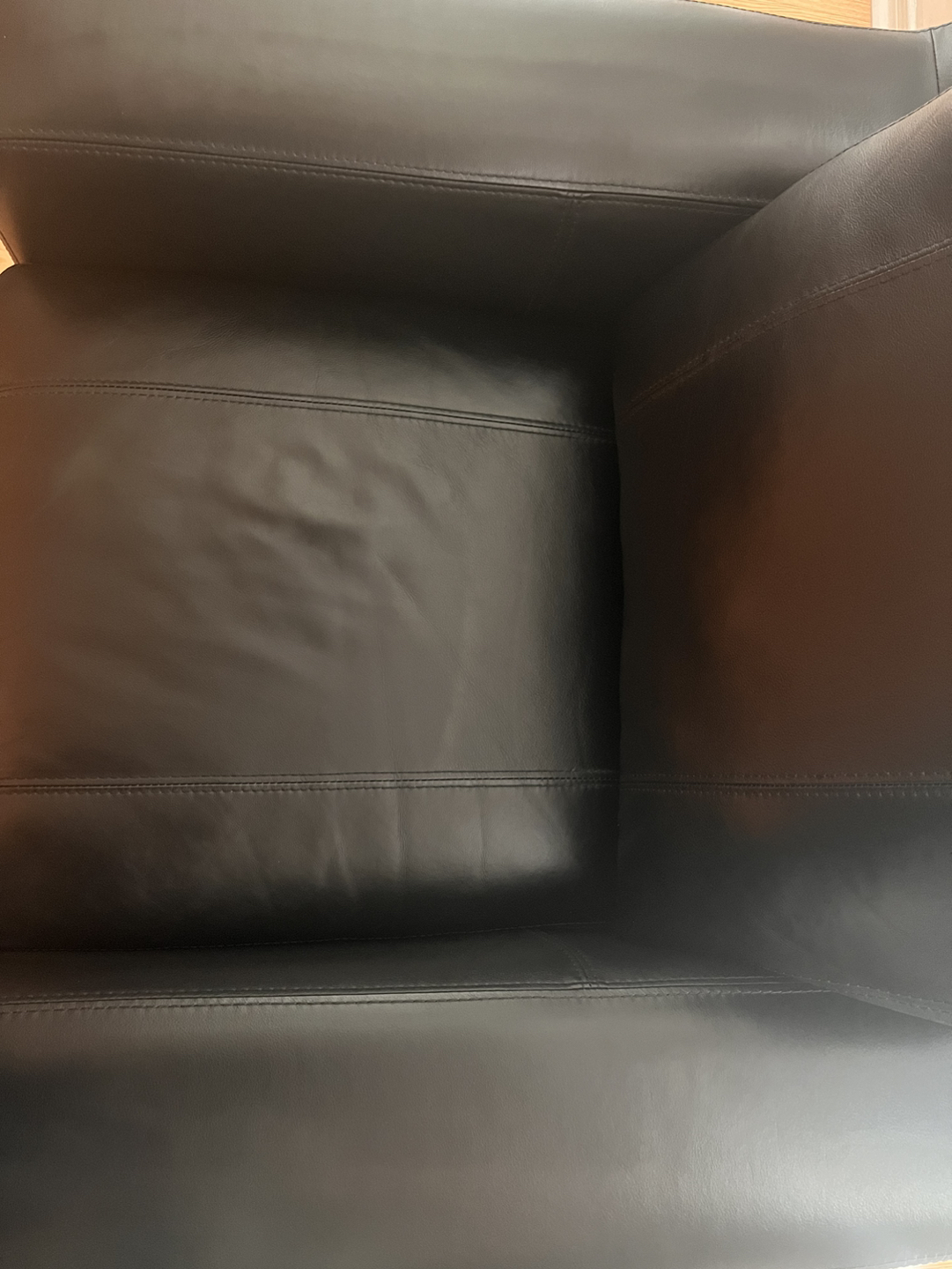 Leather Armchair Like New - photo 5