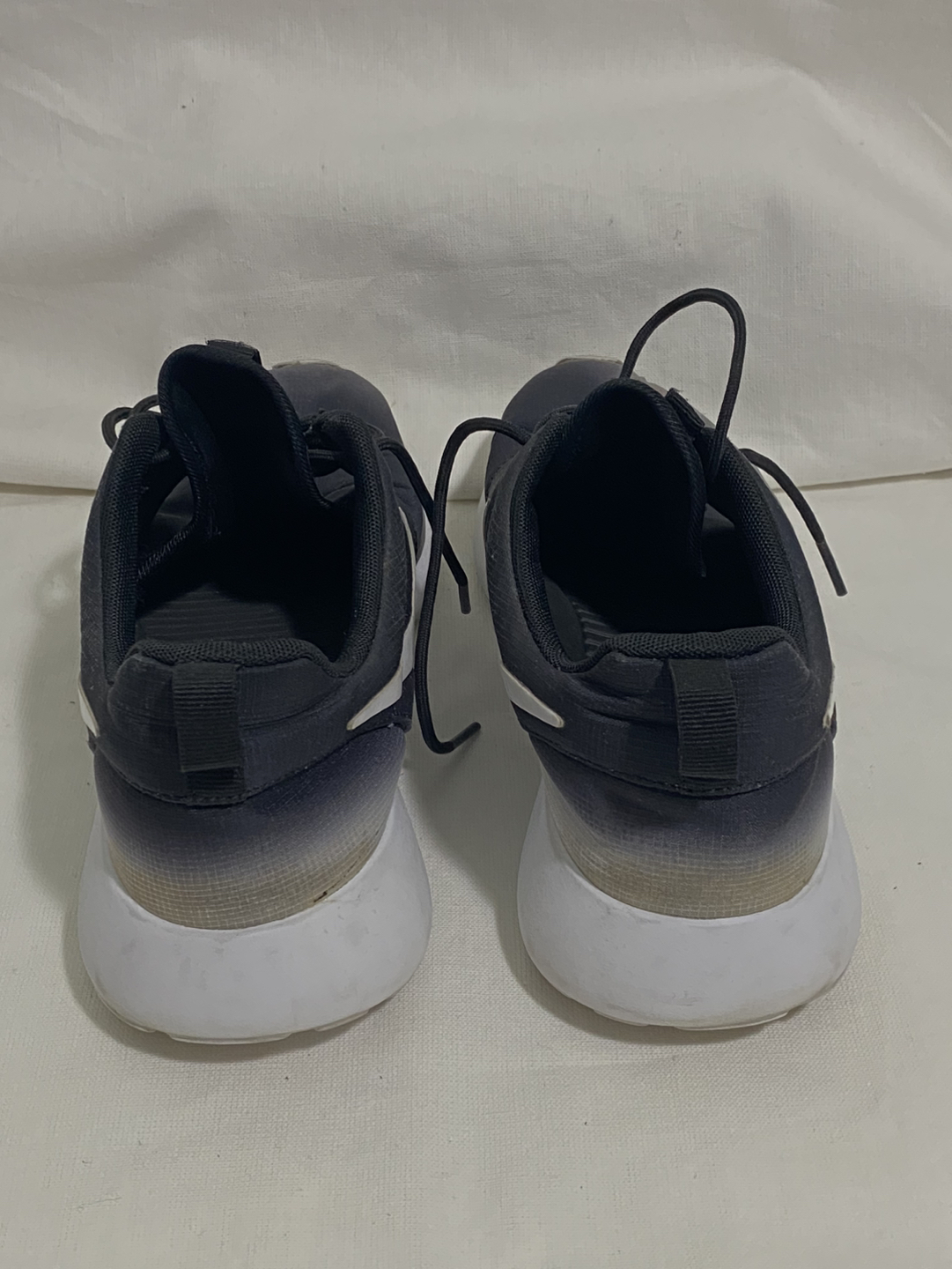 Nike Sneakers Runners Black Size 9 image indicator(3)