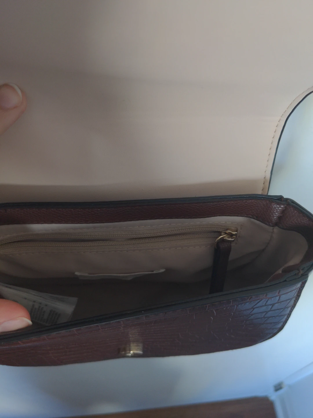 h&m crossbody image indicator(2)