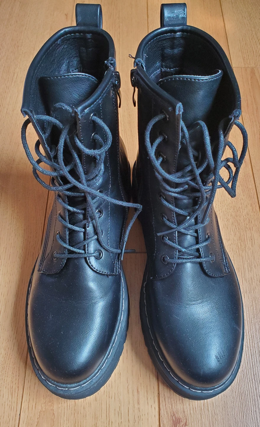Steve Madden combat boots image indicator(2)