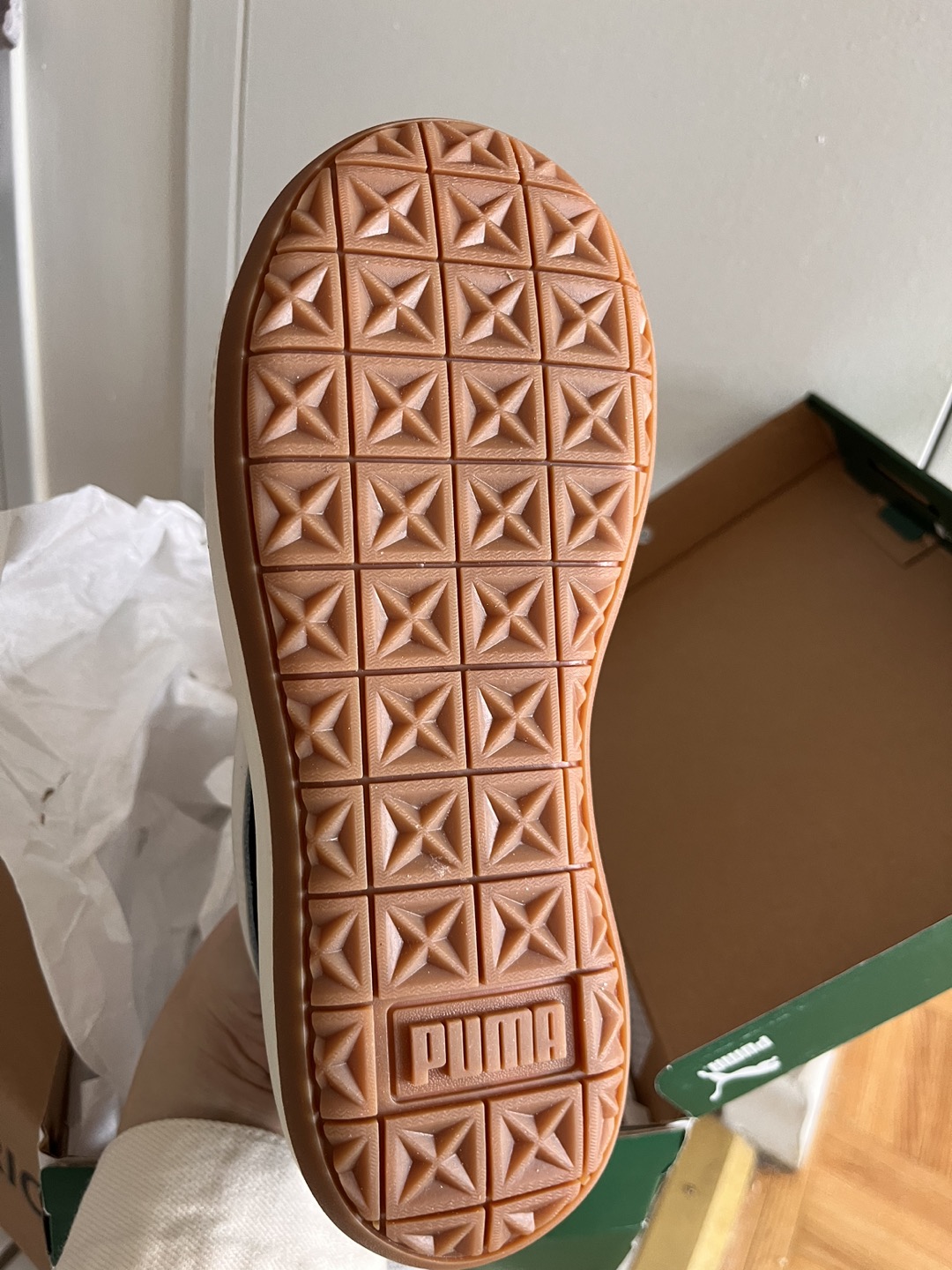 !!Brand New!! Puma 6 size sneakers (women size) - photo 4