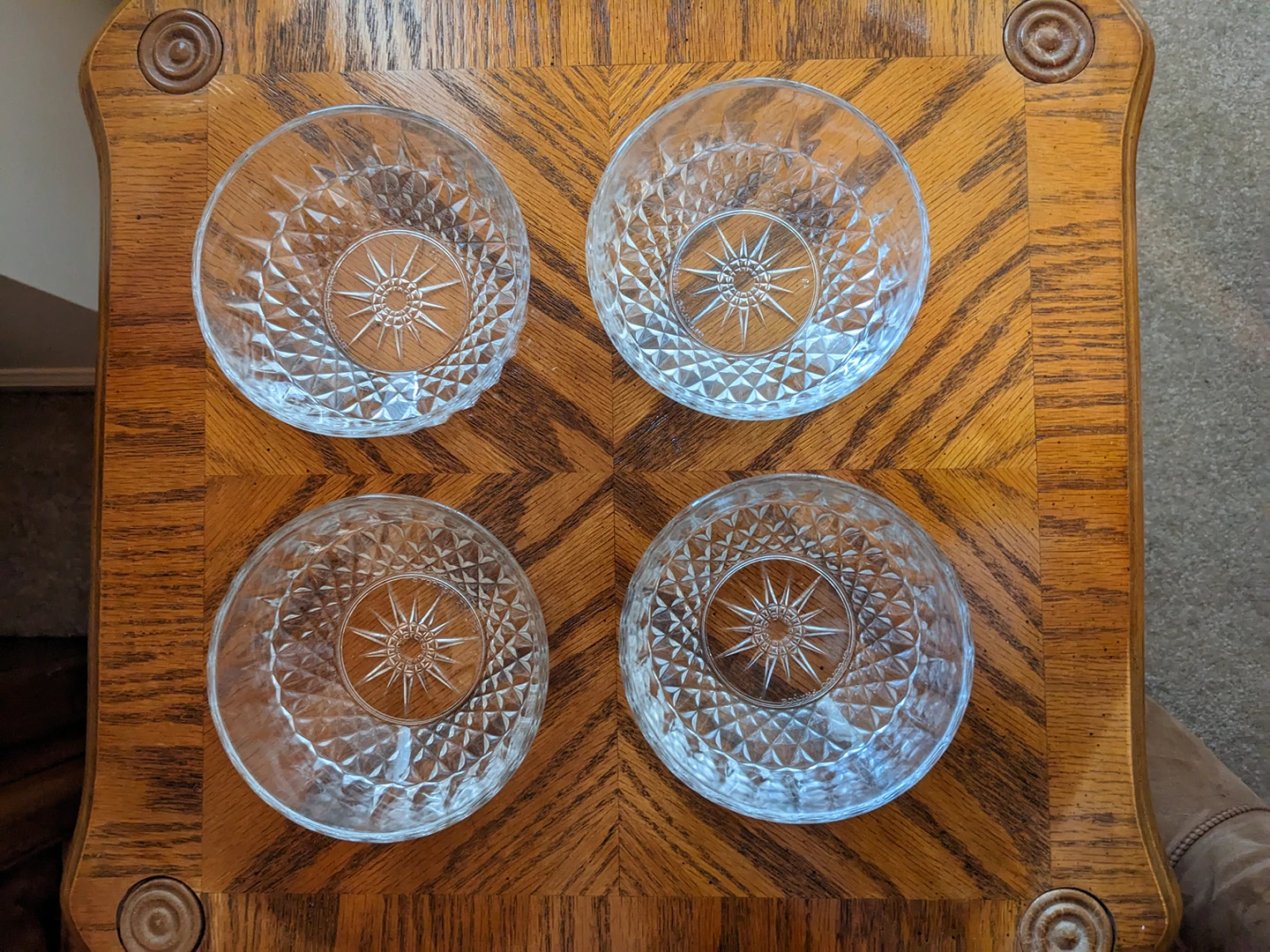 4 dessert bowls