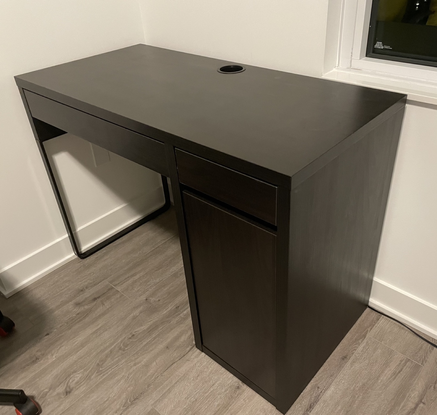 IKEA computer desk MICKE - photo 4