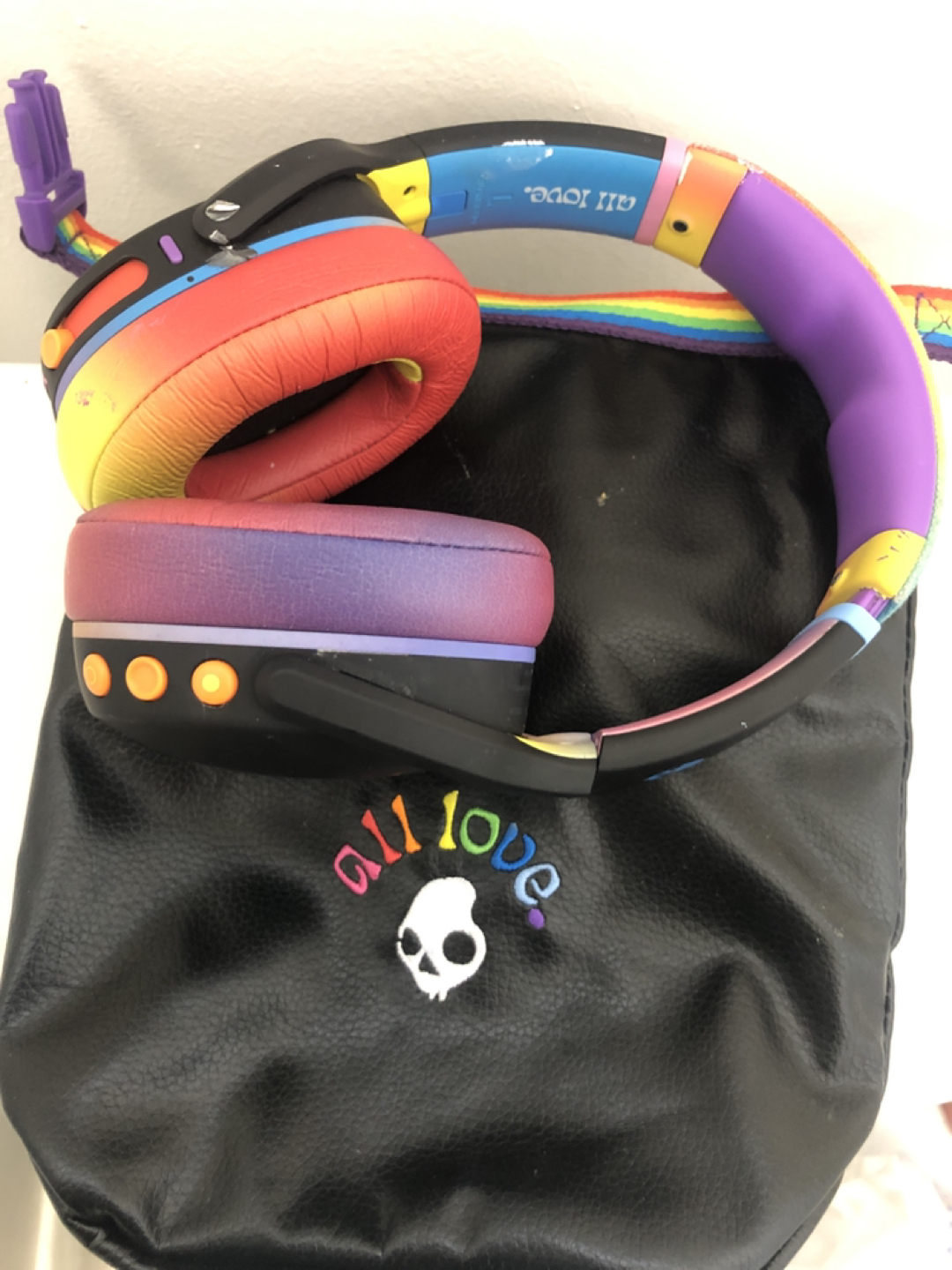 Skull candy headphones thumbnail