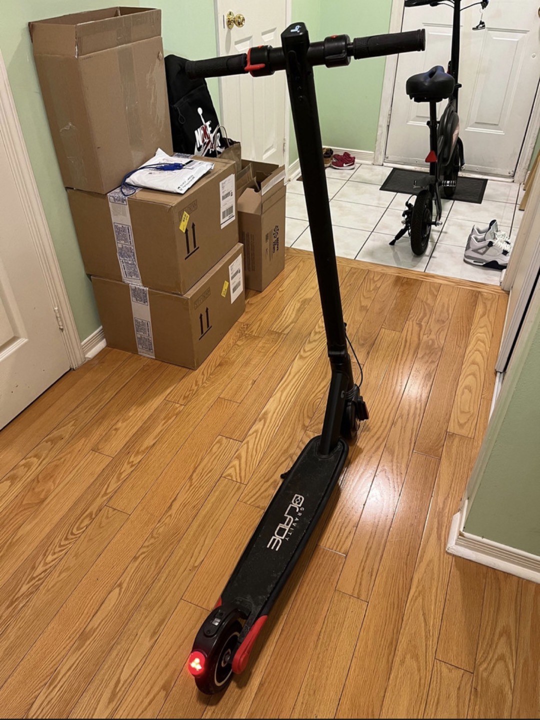 Gravity Blade Electric Scooter V6.0 (Battery needs Replacement) - photo 4