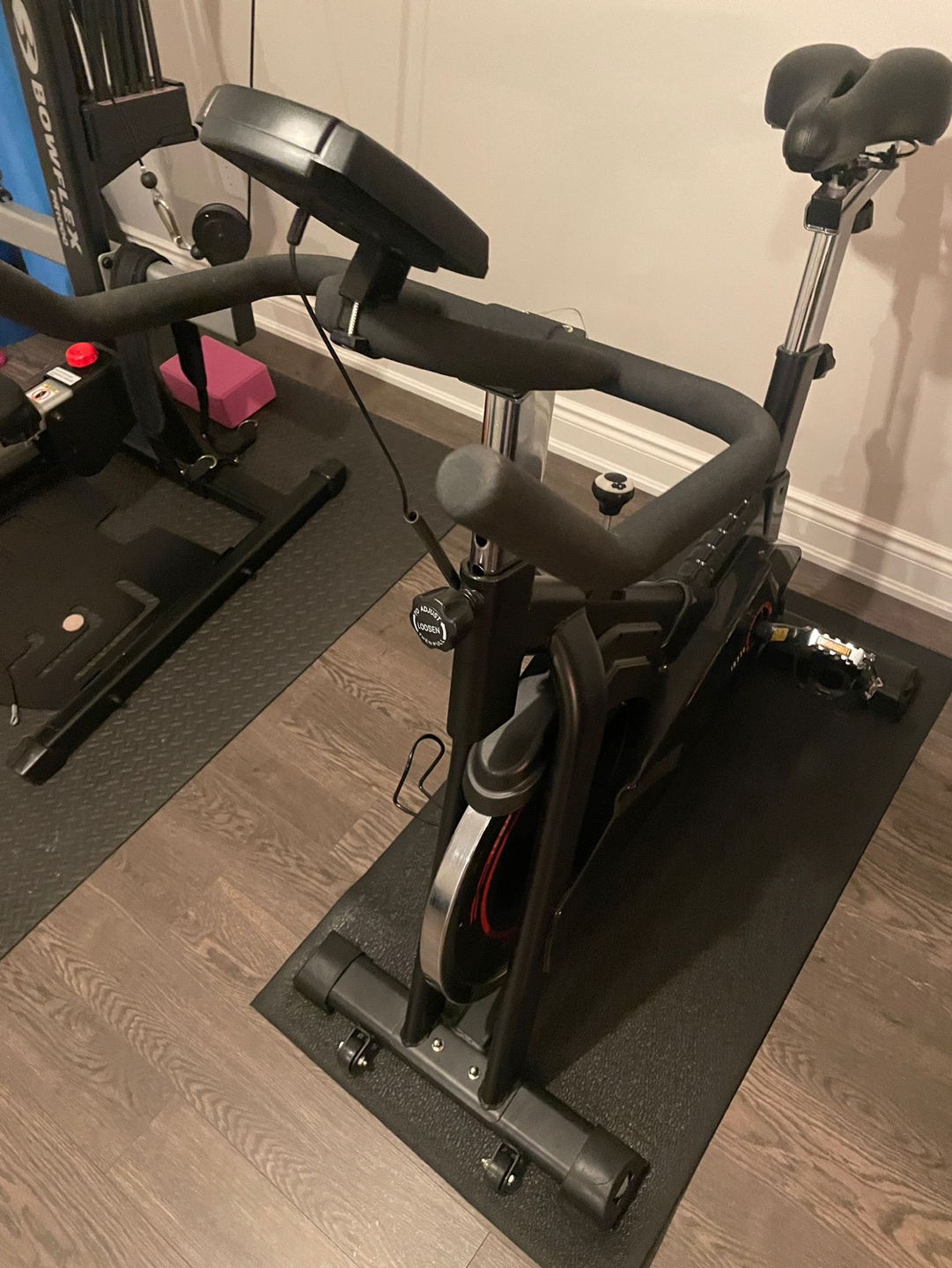 Moving sale:  spinning bike (barely used) - photo 2