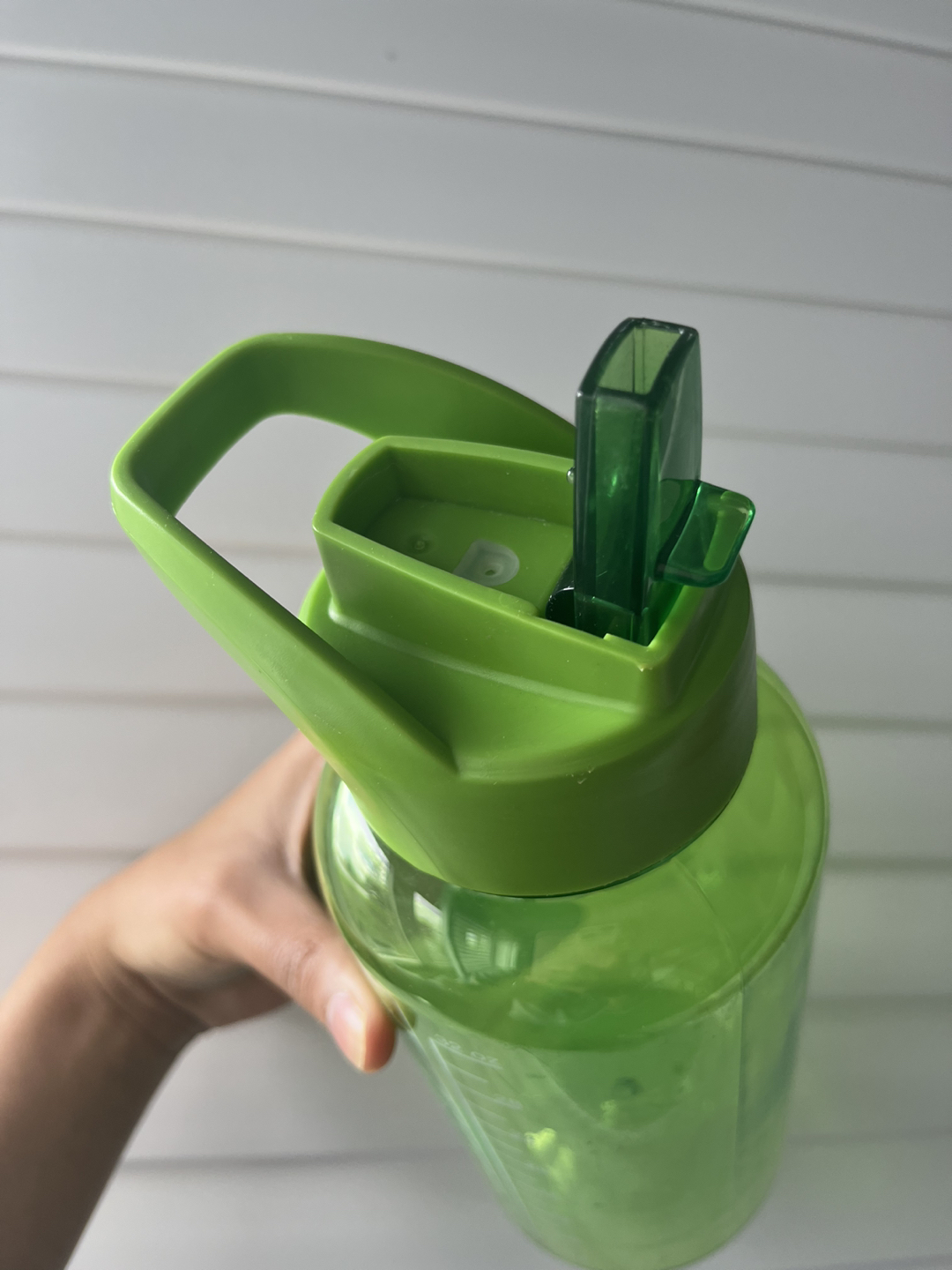 Green Water Bottle 1.1L/39oz - photo 2
