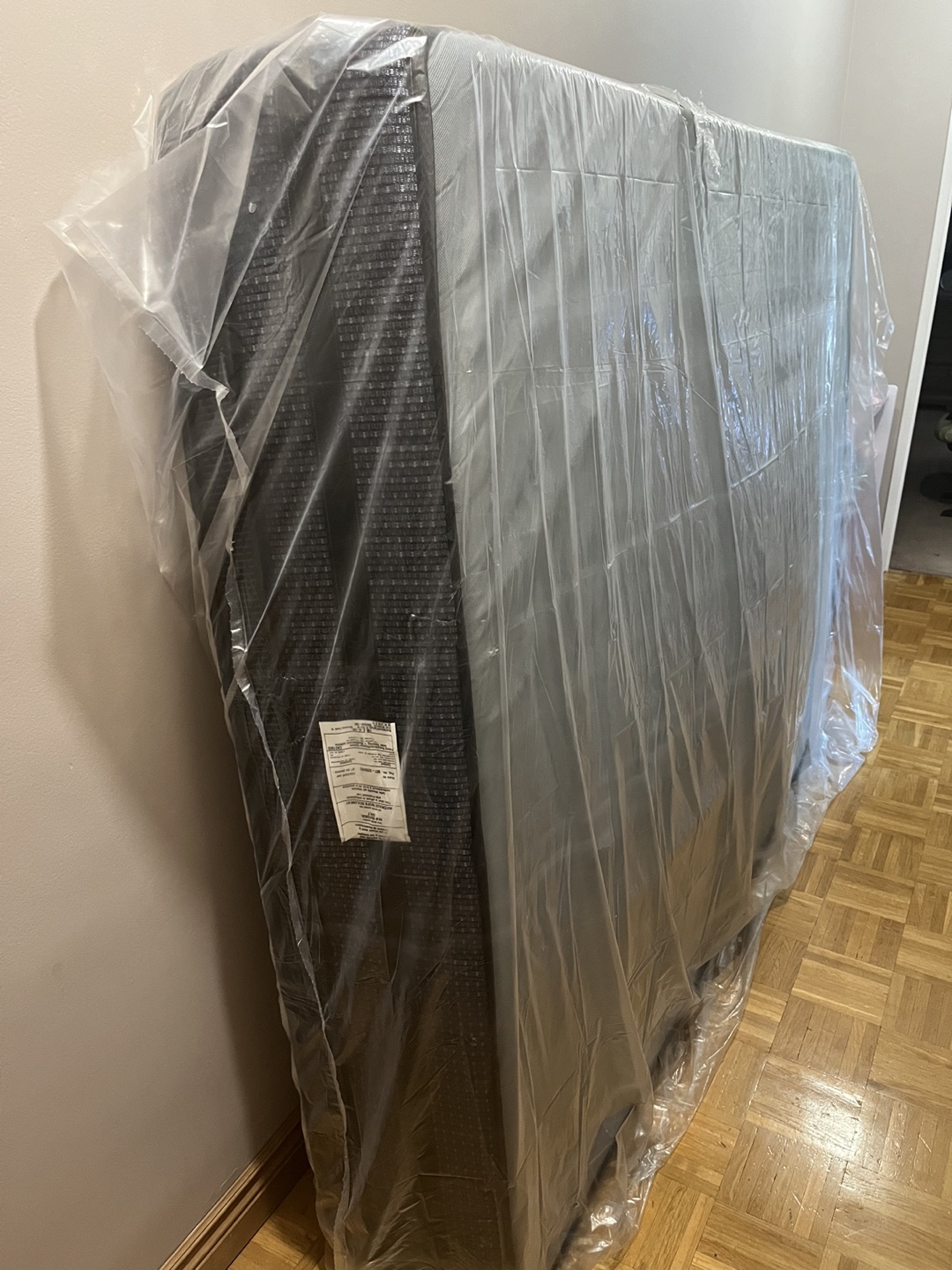 Queen size Mattress thumbnail