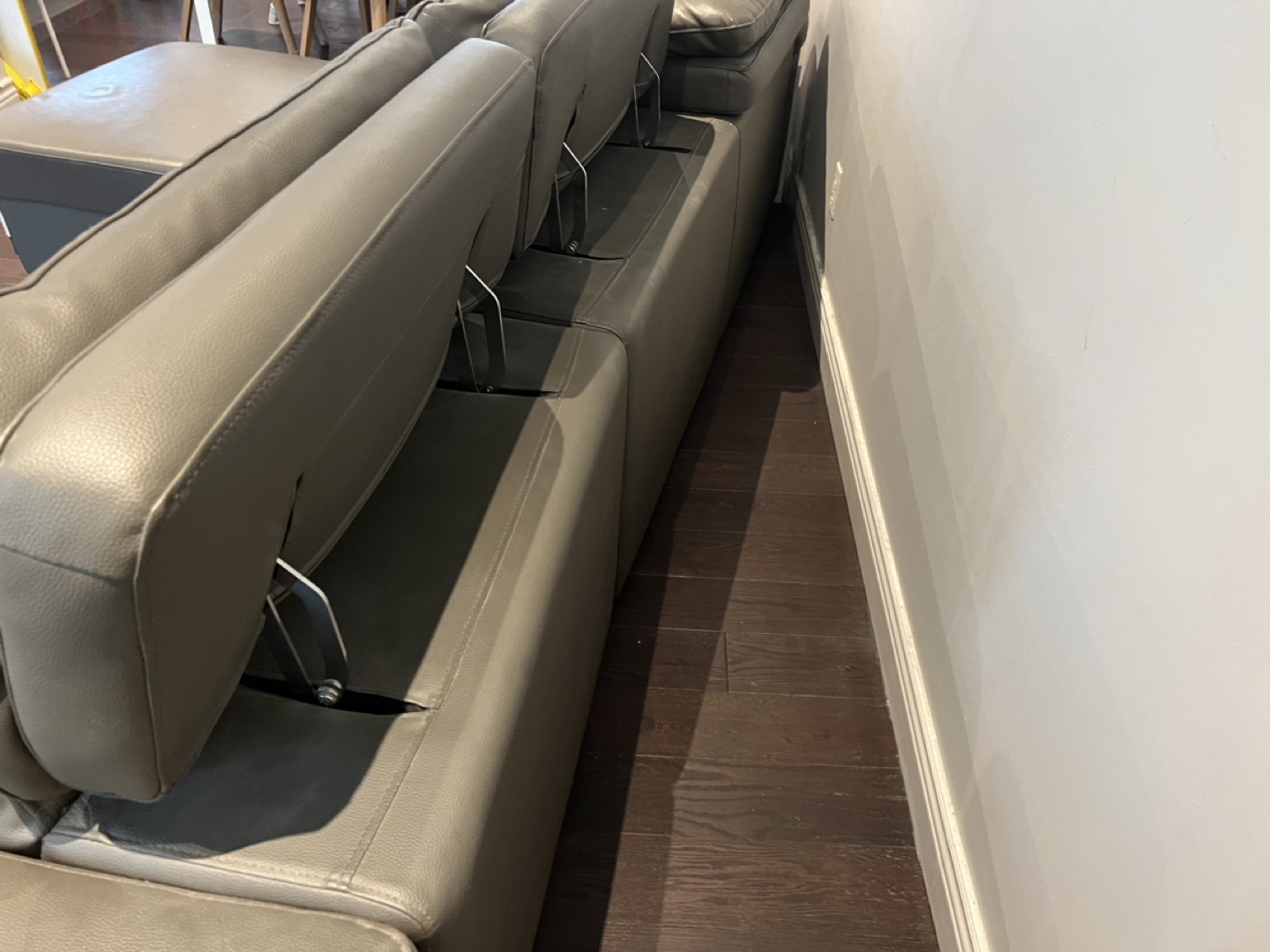 Leather adjustable headrest sofa - photo 4