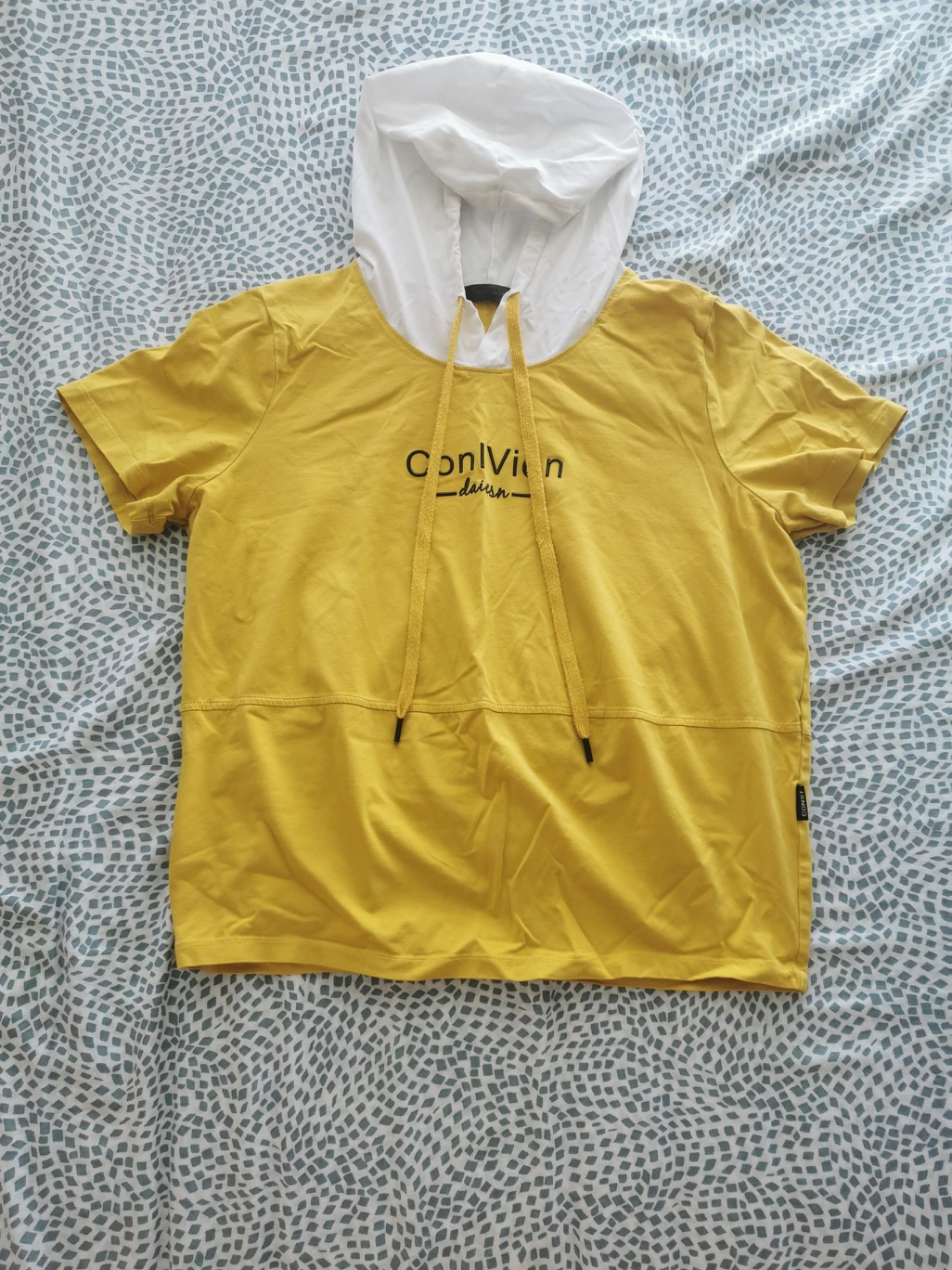 T-shirt thumbnail