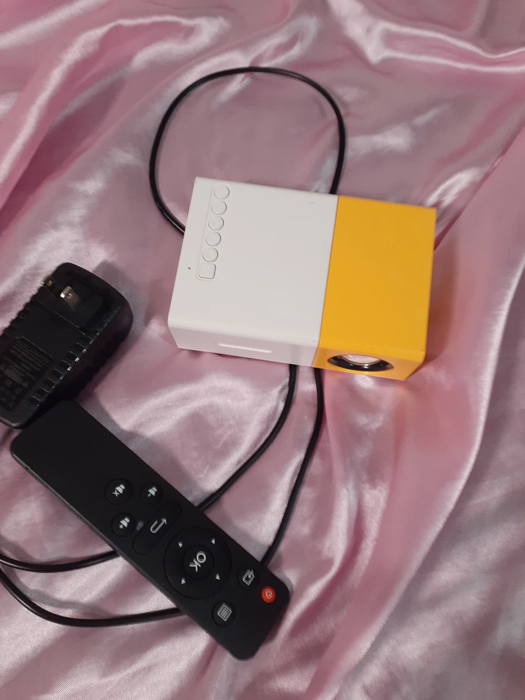 mini projector with remote thumbnail
