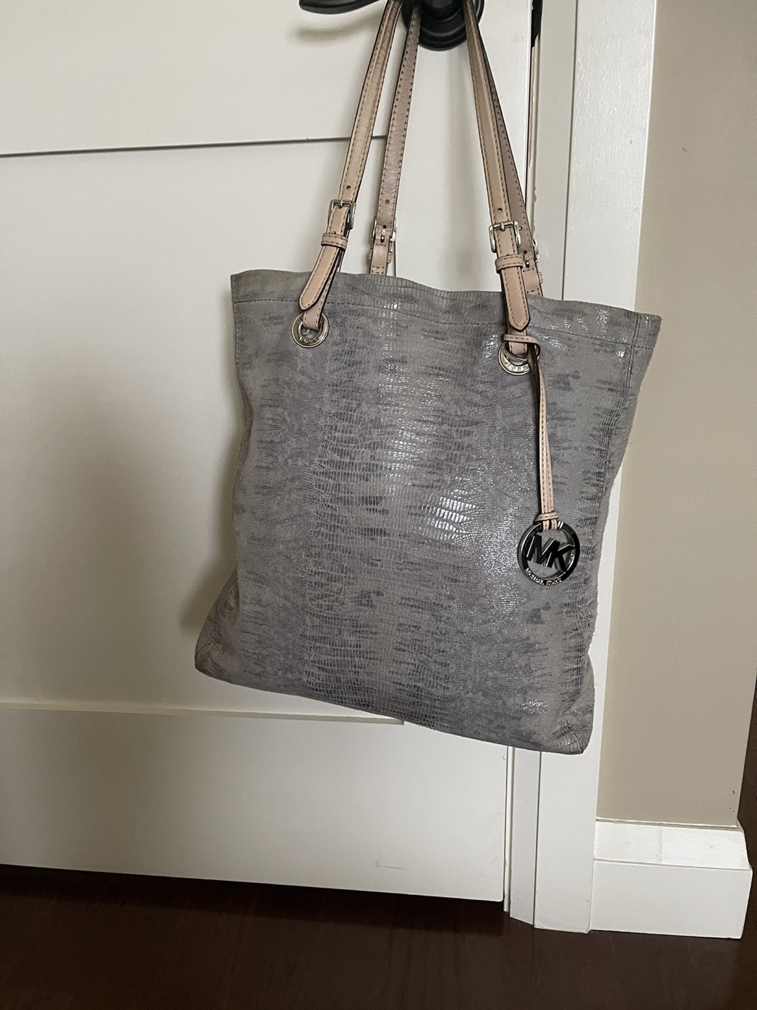 Michael Kors large tote bag thumbnail