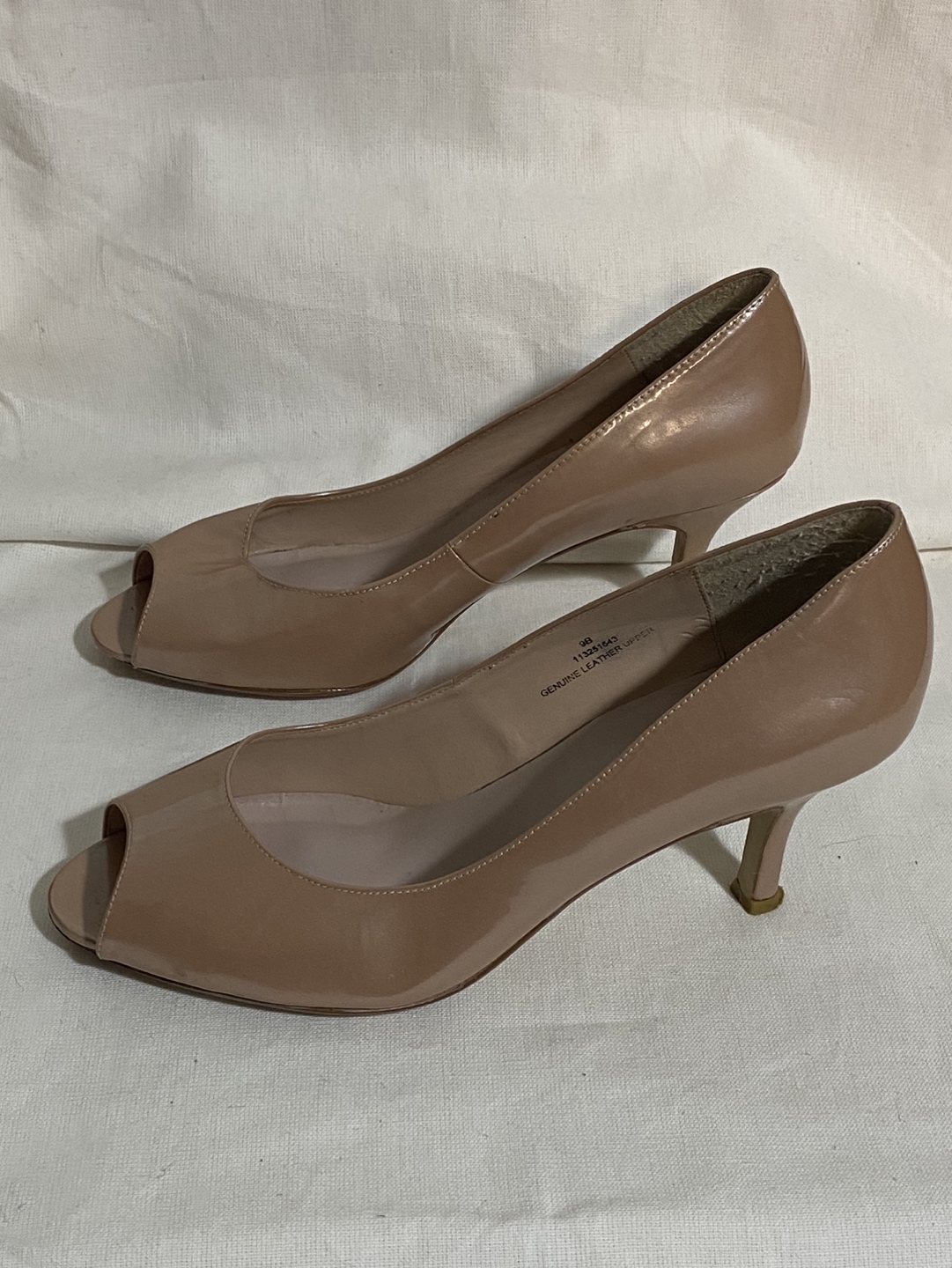 Greenwich Village Neutral Heels Size 9 image indicator(2)