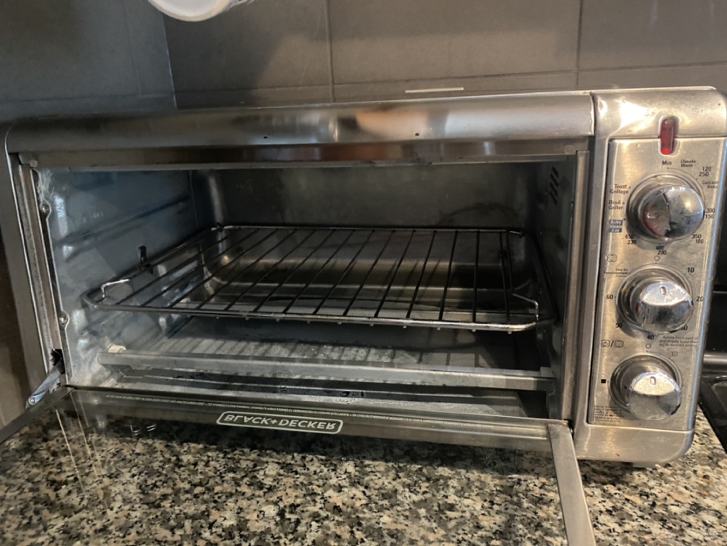 Black And Decker Toaster Oven Air fryer thumbnail