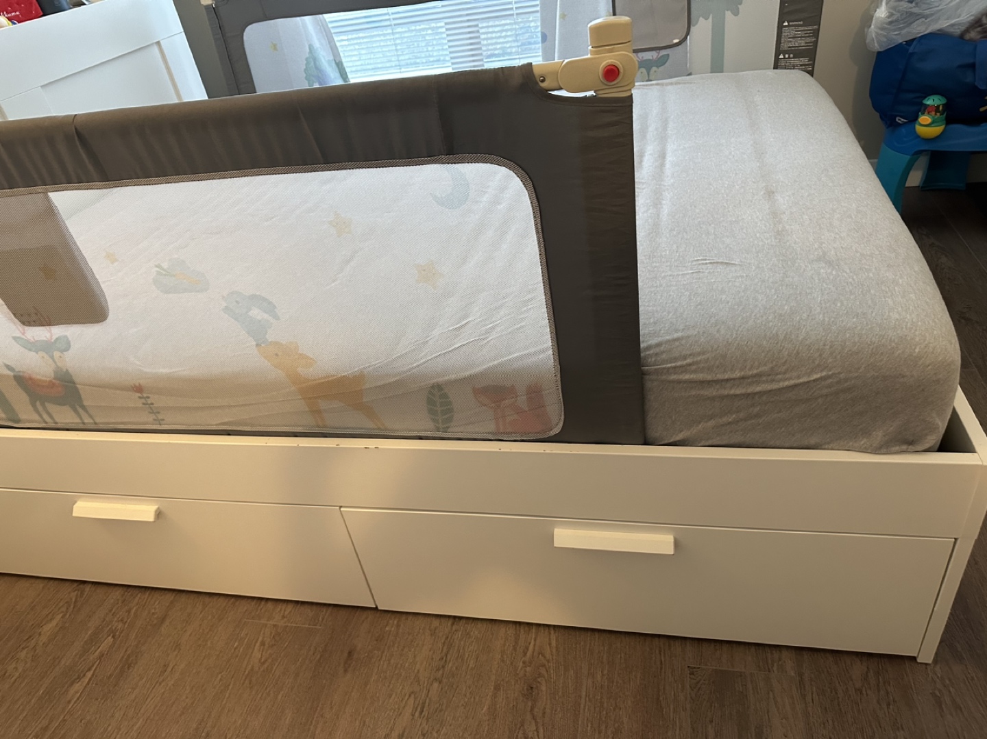 Queen size bed frame w/ headboard from IKEA - photo 4