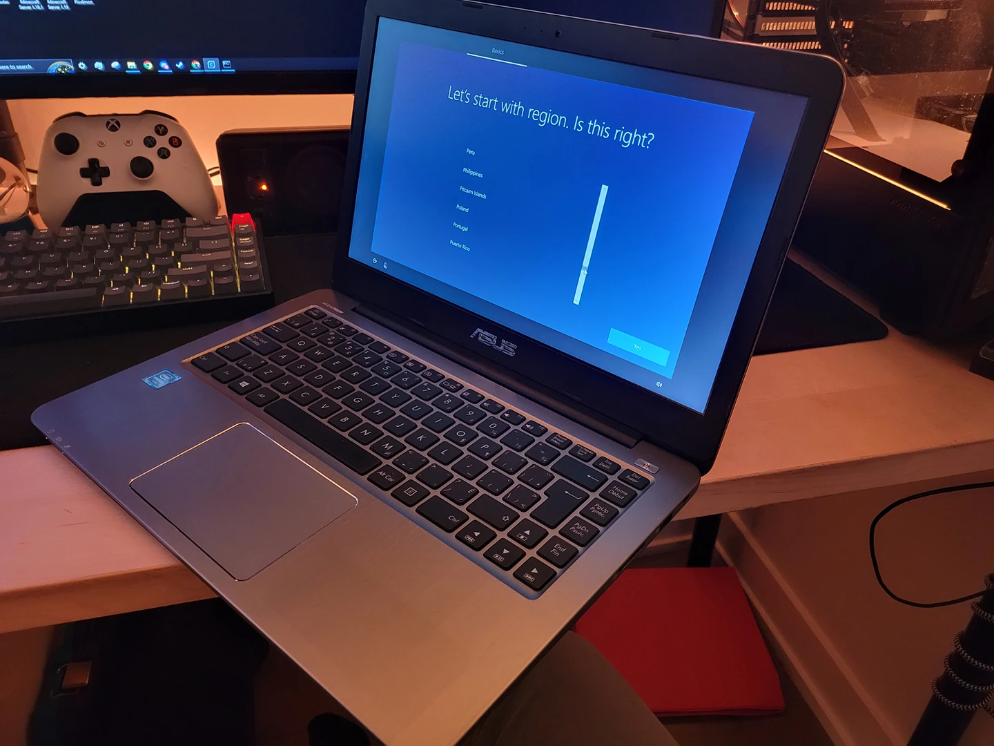 Asus E403SA Laptop thumbnail