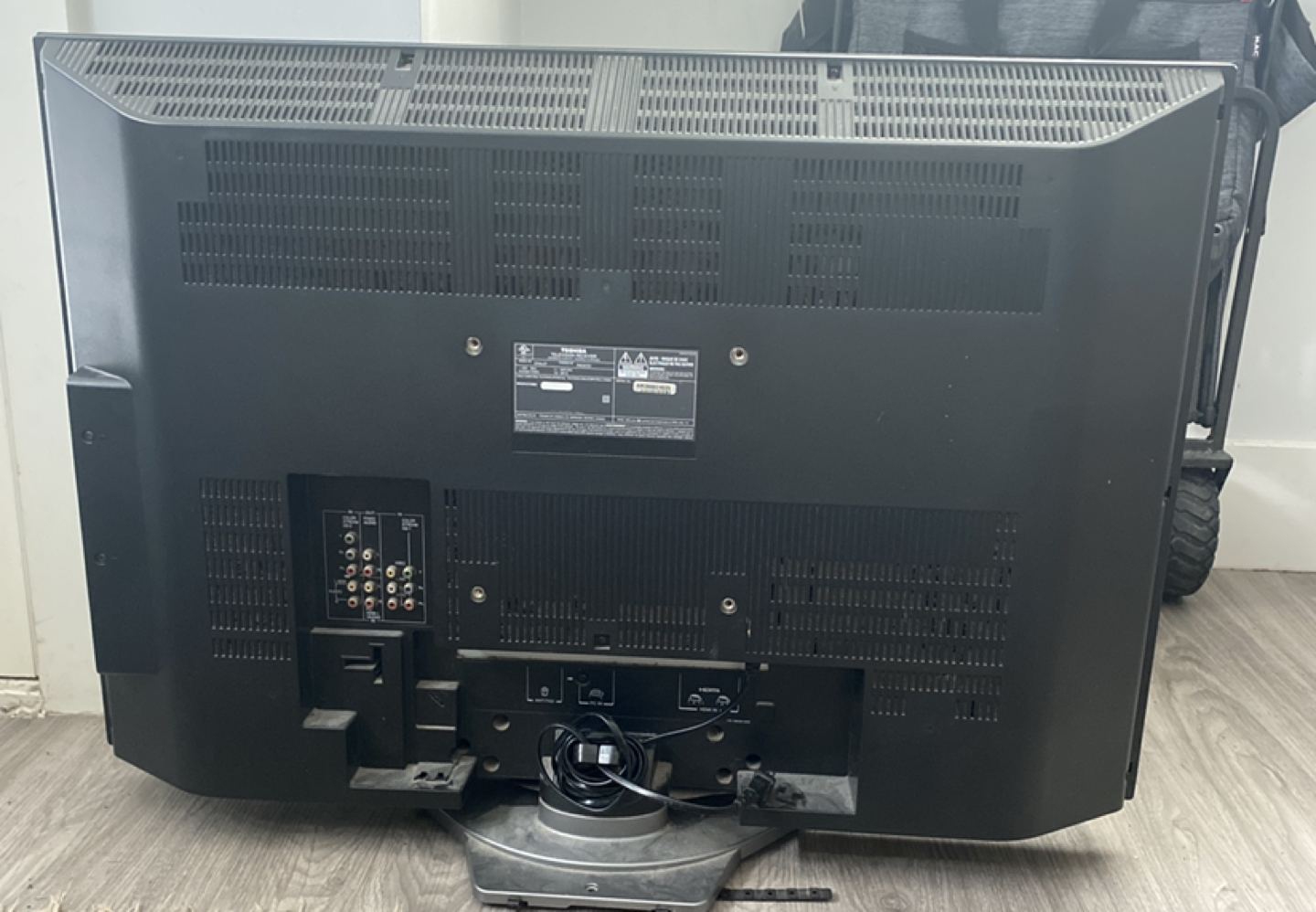 FREE! Toshiba TV screen is 37x37. Decent picture! #freecycle