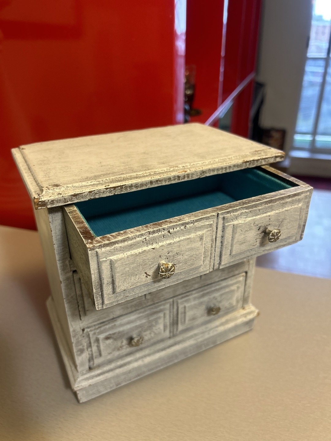 Upcylced Vintage Jewelry Box - photo 2