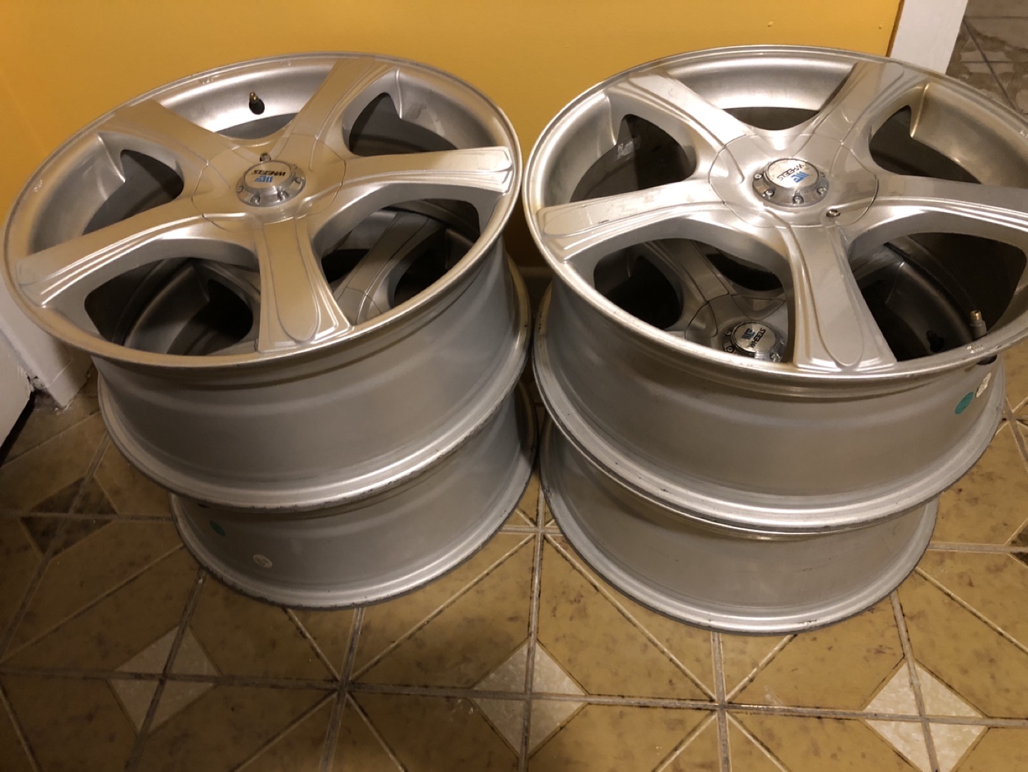 Used 19 inch rims - photo 2