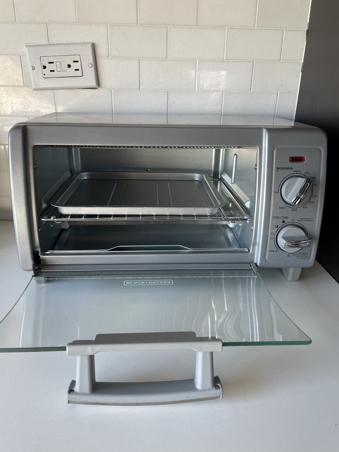 Black + Decker 4 slice Toaster Oven - photo 2